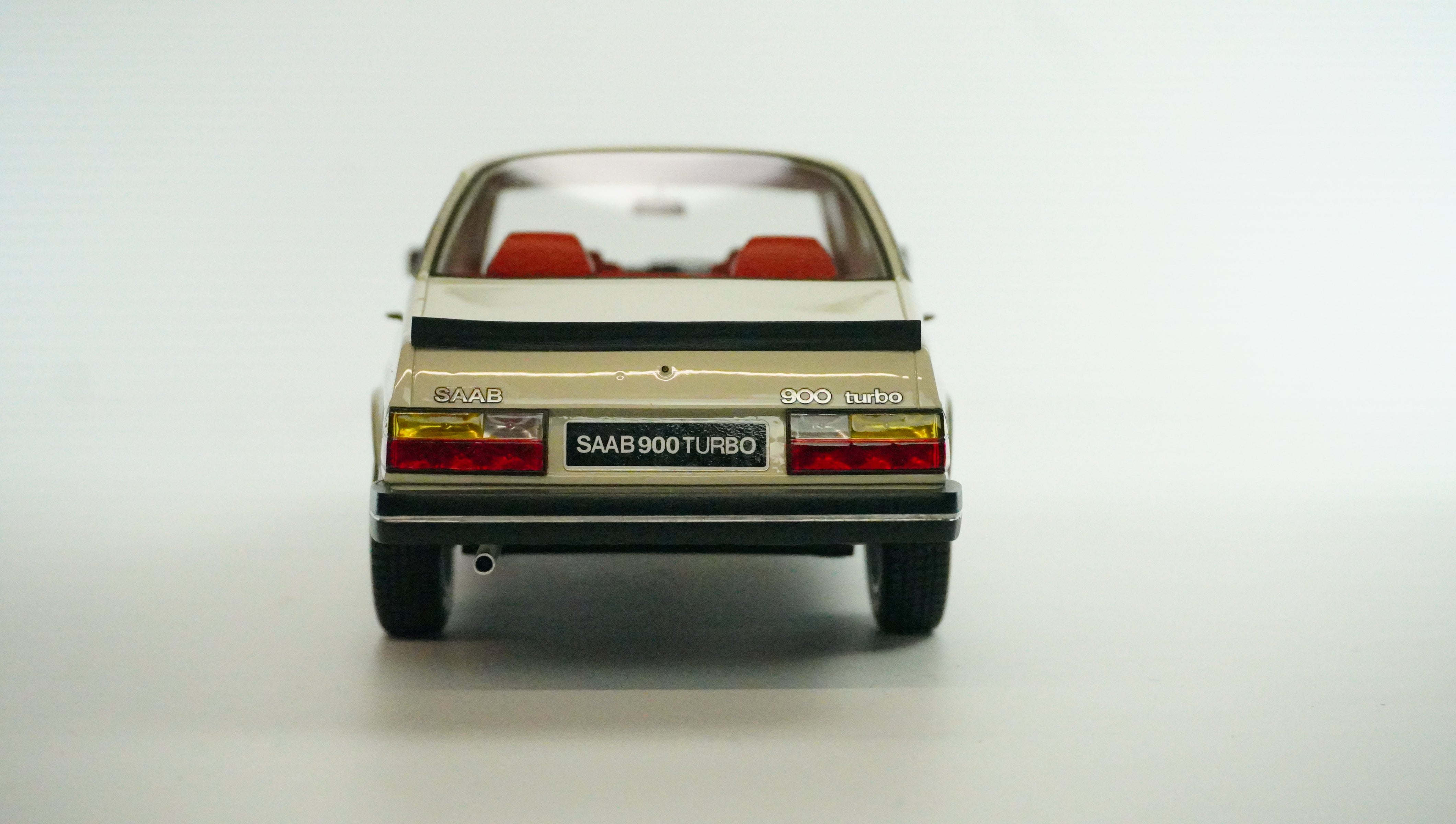 Saab 900 Turbo 4-Door Rarität 1981 1:18