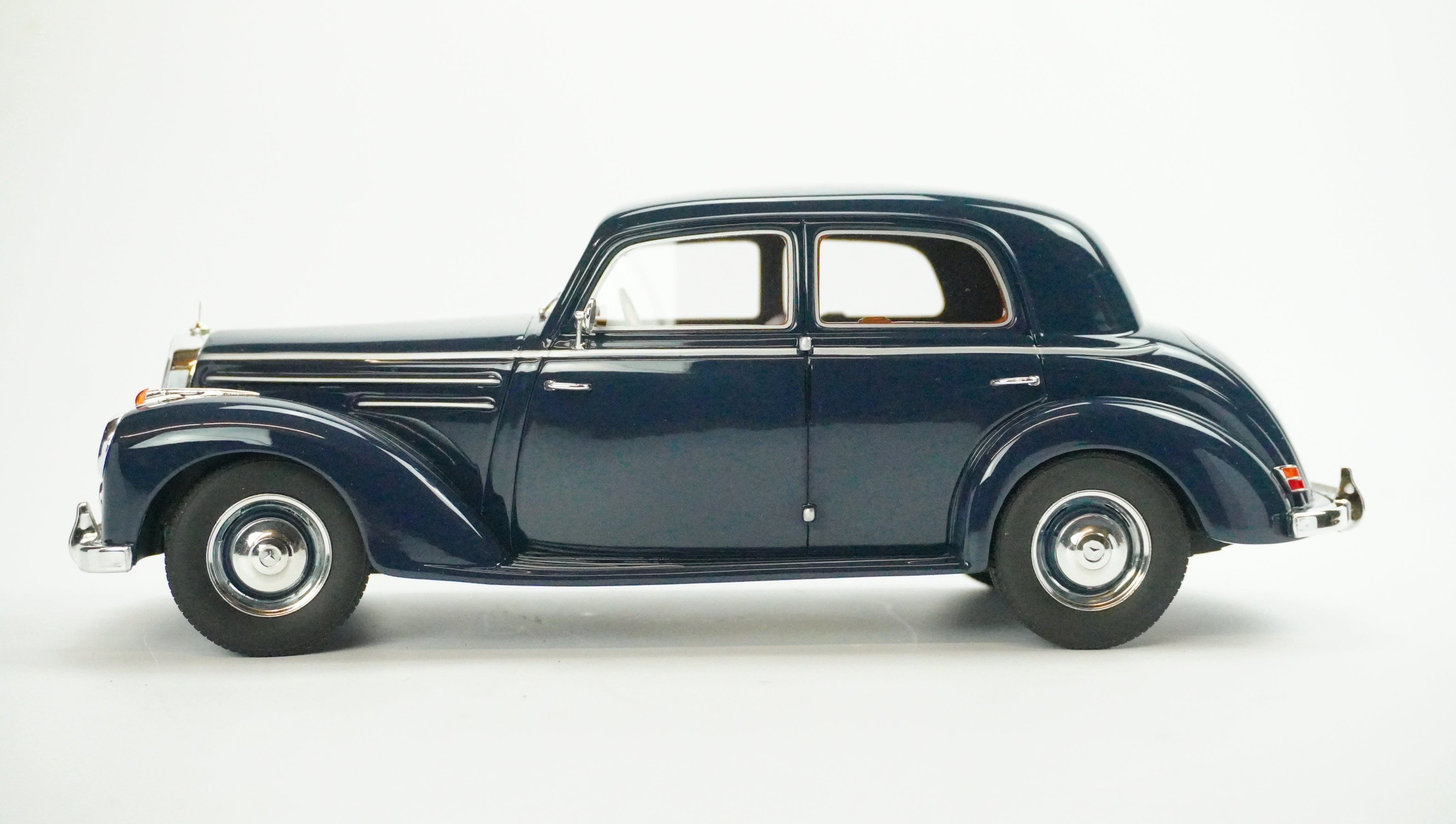 Mercedes-Benz 220 W187 Rarity 1:18