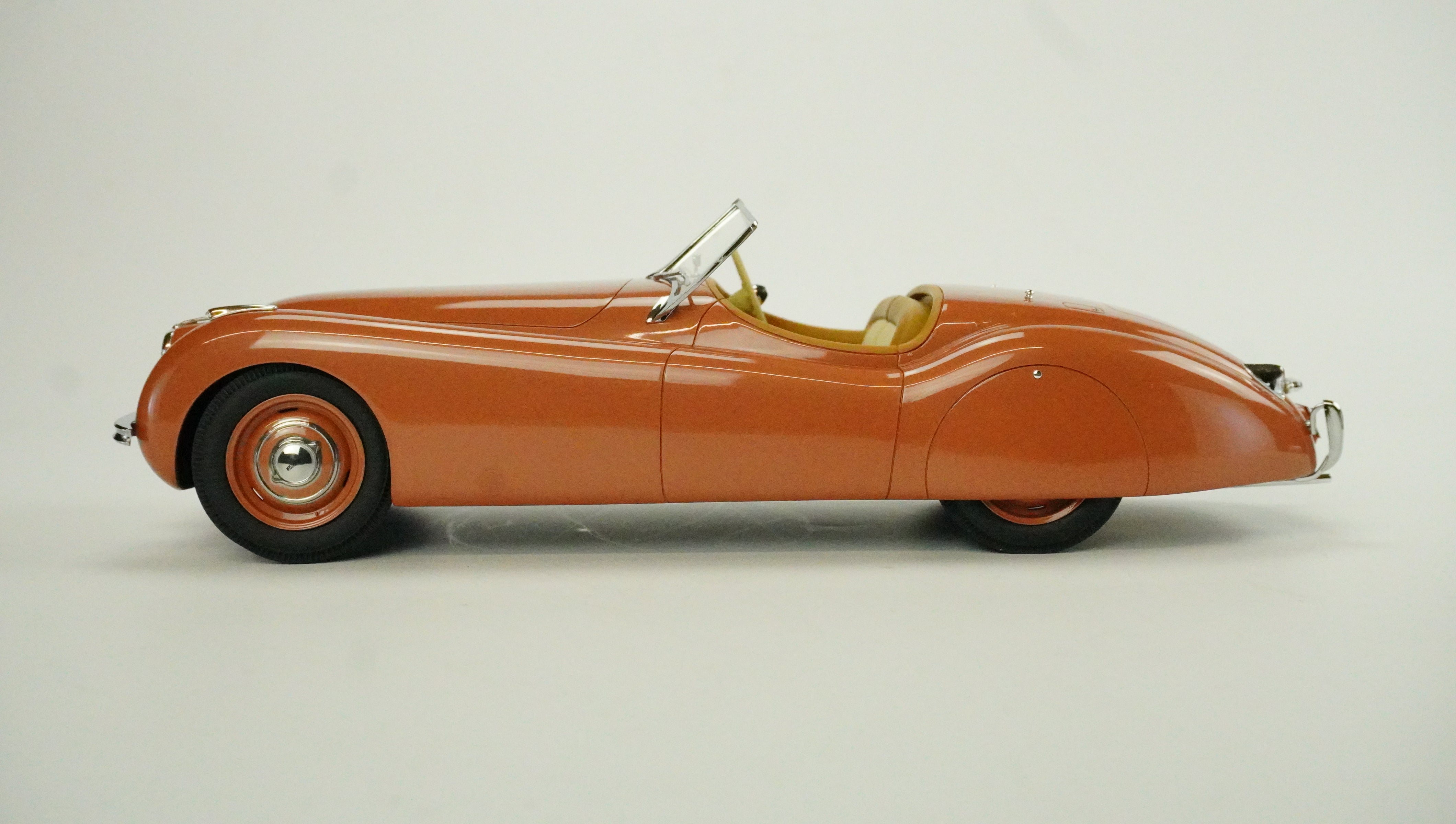 Jaguar XK 120 OTS 1:18