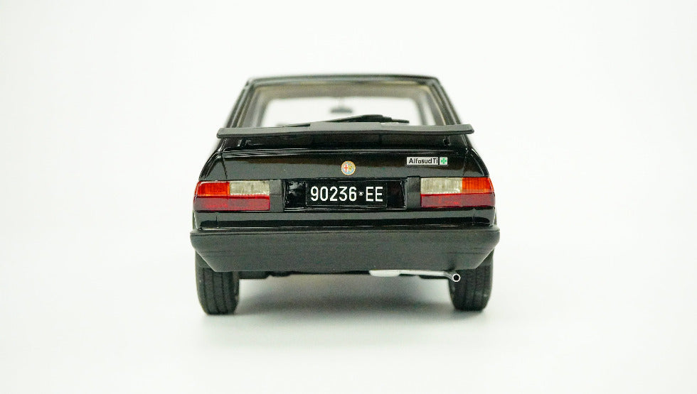 Alfa Romeo Alfasud TI 1983 1:18