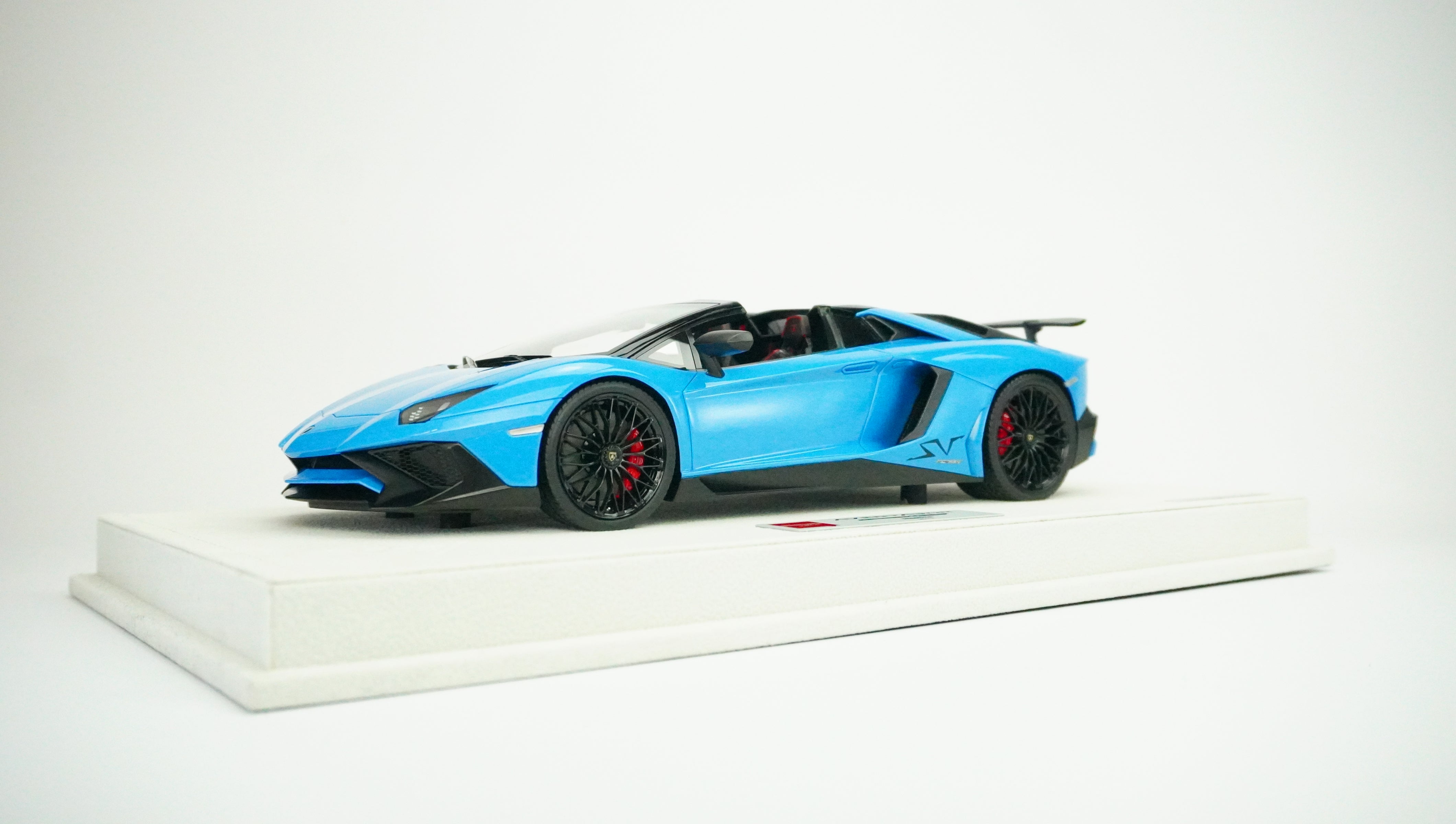 Lamborghini Aventador SV Roadster Limited (incl. Showcase) 1:18