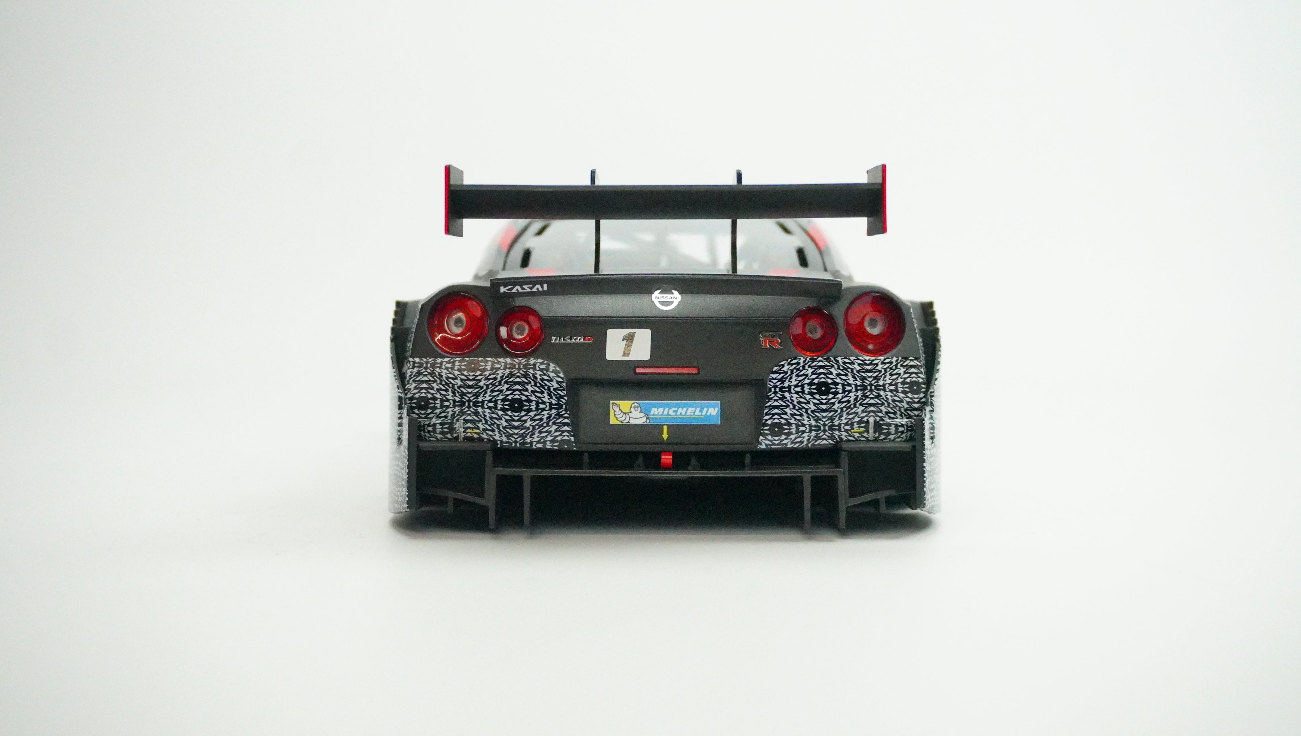 Nissan GT-R Super GT500 No. 1 2015 1:18