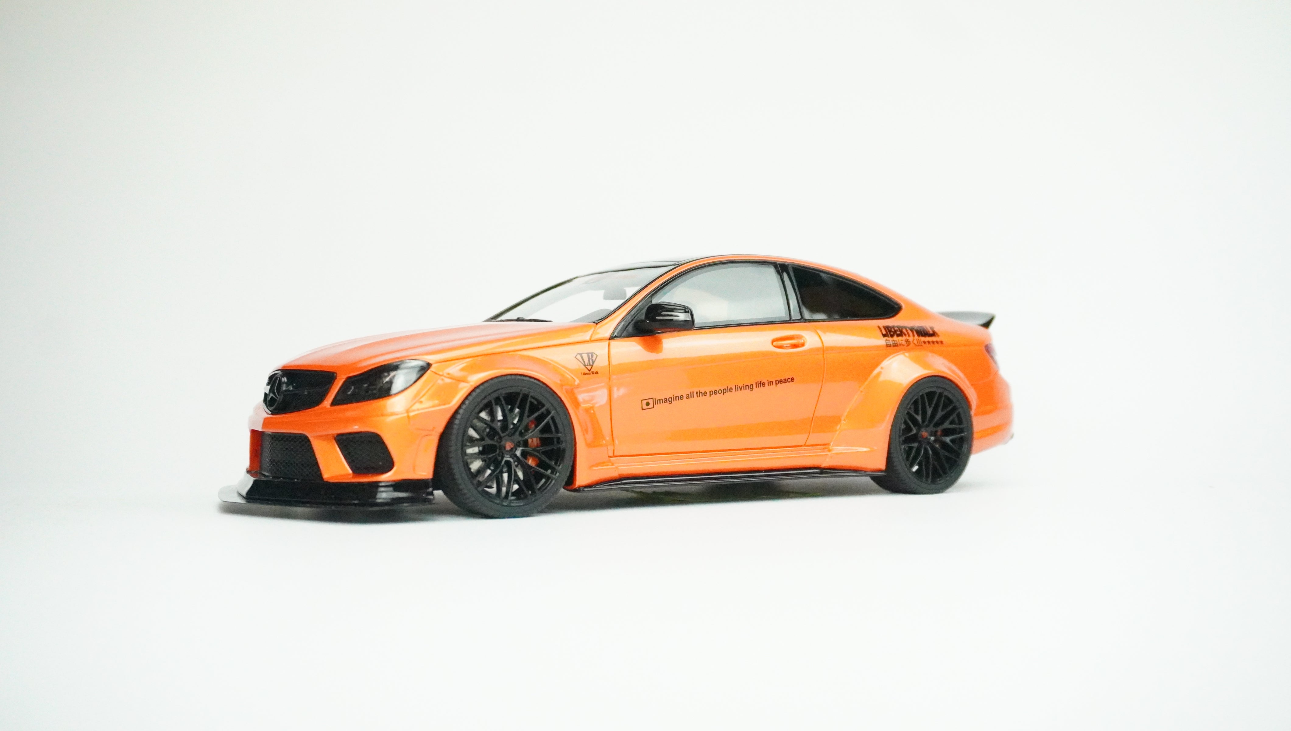 Mercedes-Benz AMG C63 Coupé 1:18