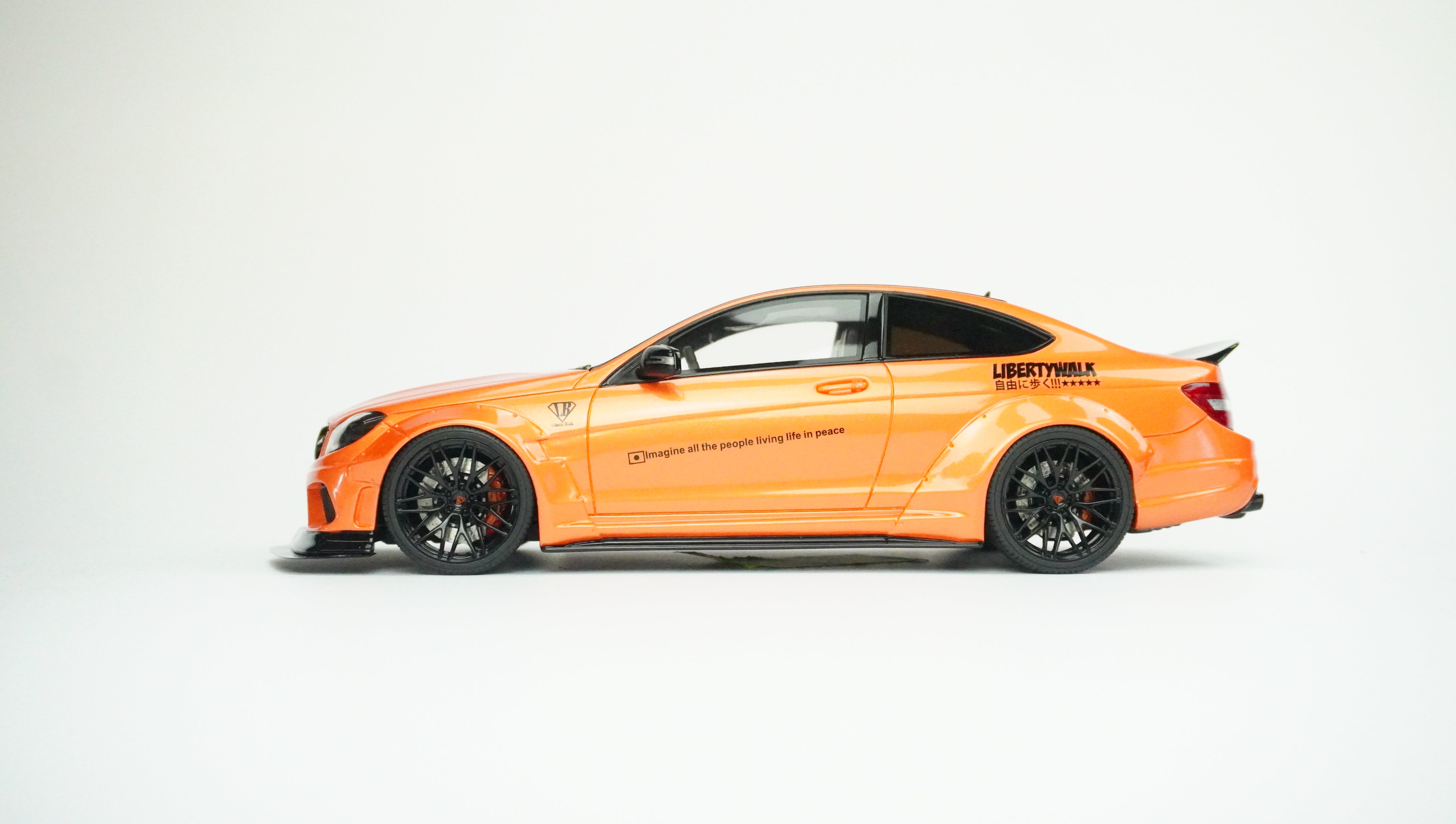 Mercedes-Benz AMG C63 Coupé 1:18
