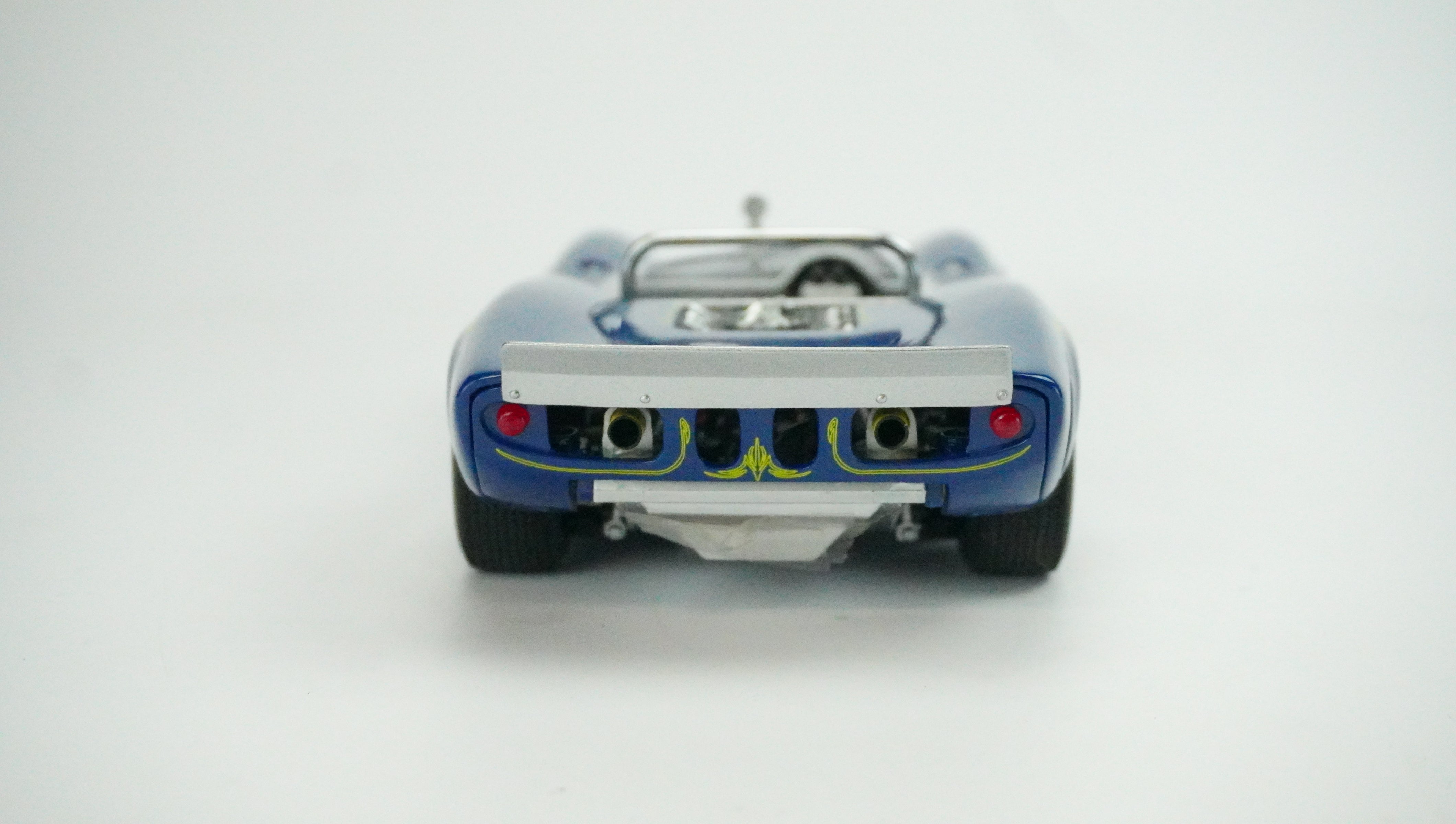 LOLA T70 III Spyder No.7 Limited 1966 1:18