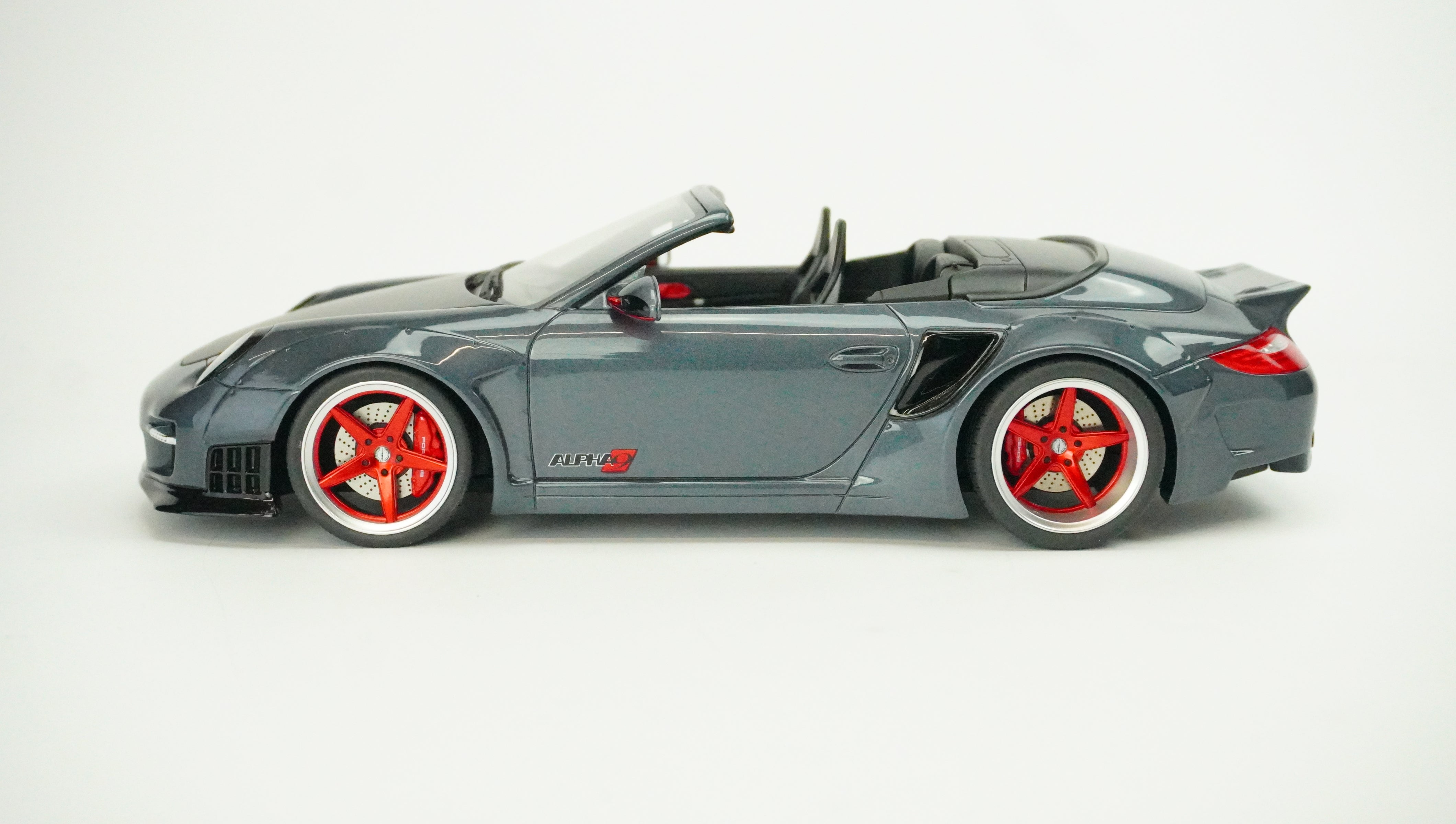 Porsche 911 (997) Cabrio LB-Works 1:18