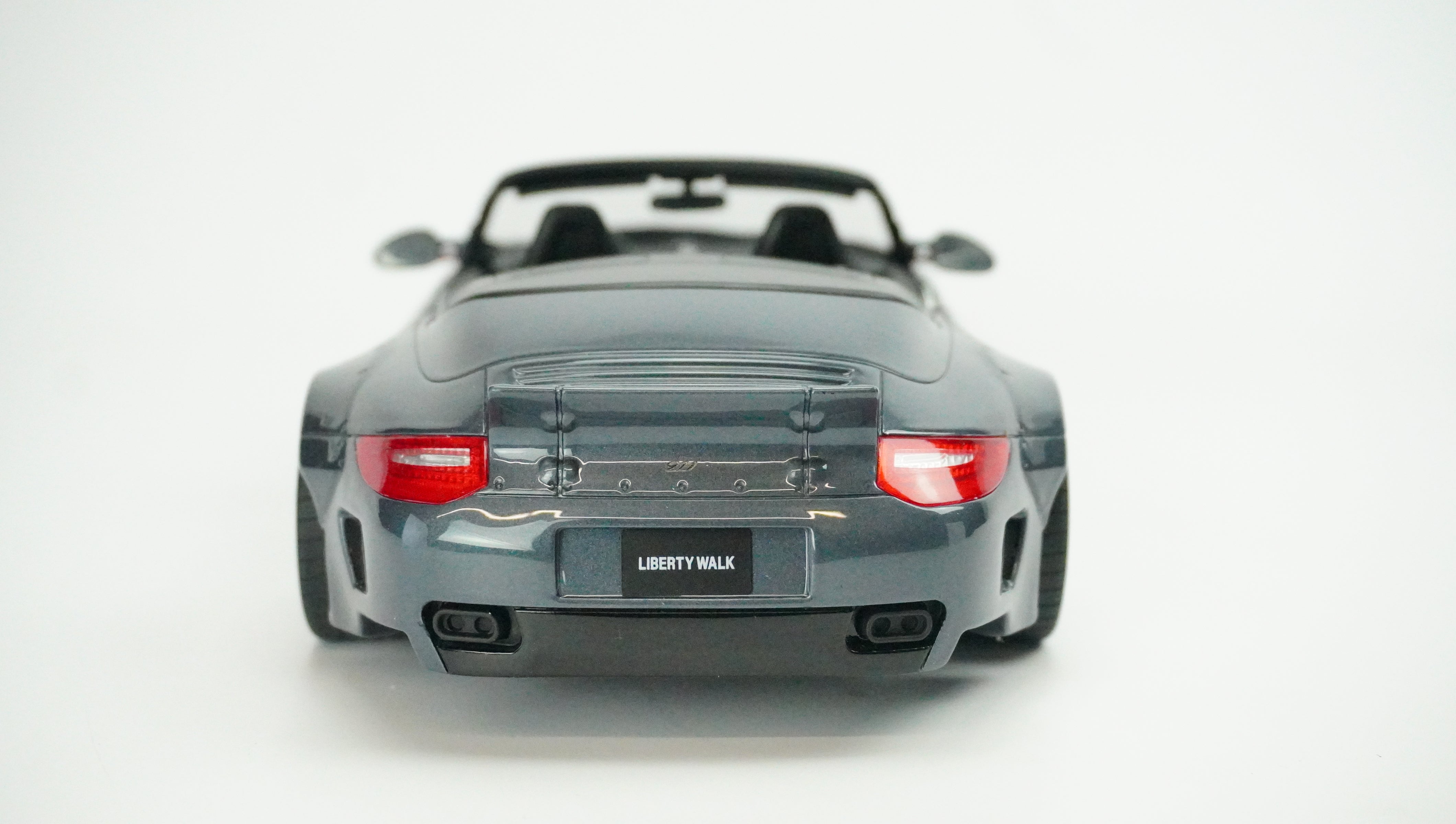 Porsche 911 (997) Cabrio LB-Works 1:18