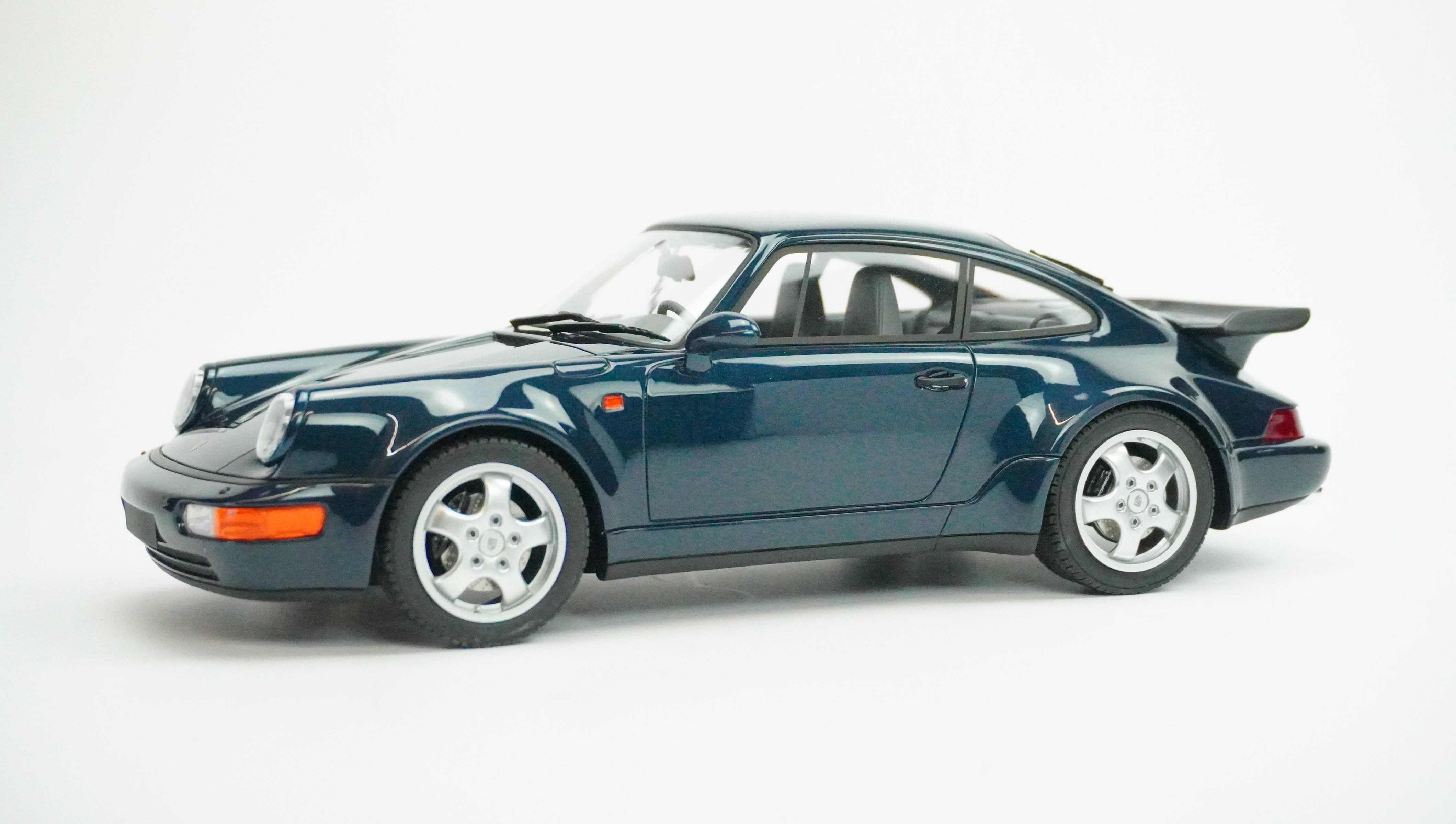 Porsche 964 Turbo 3.3 Limited 1:18