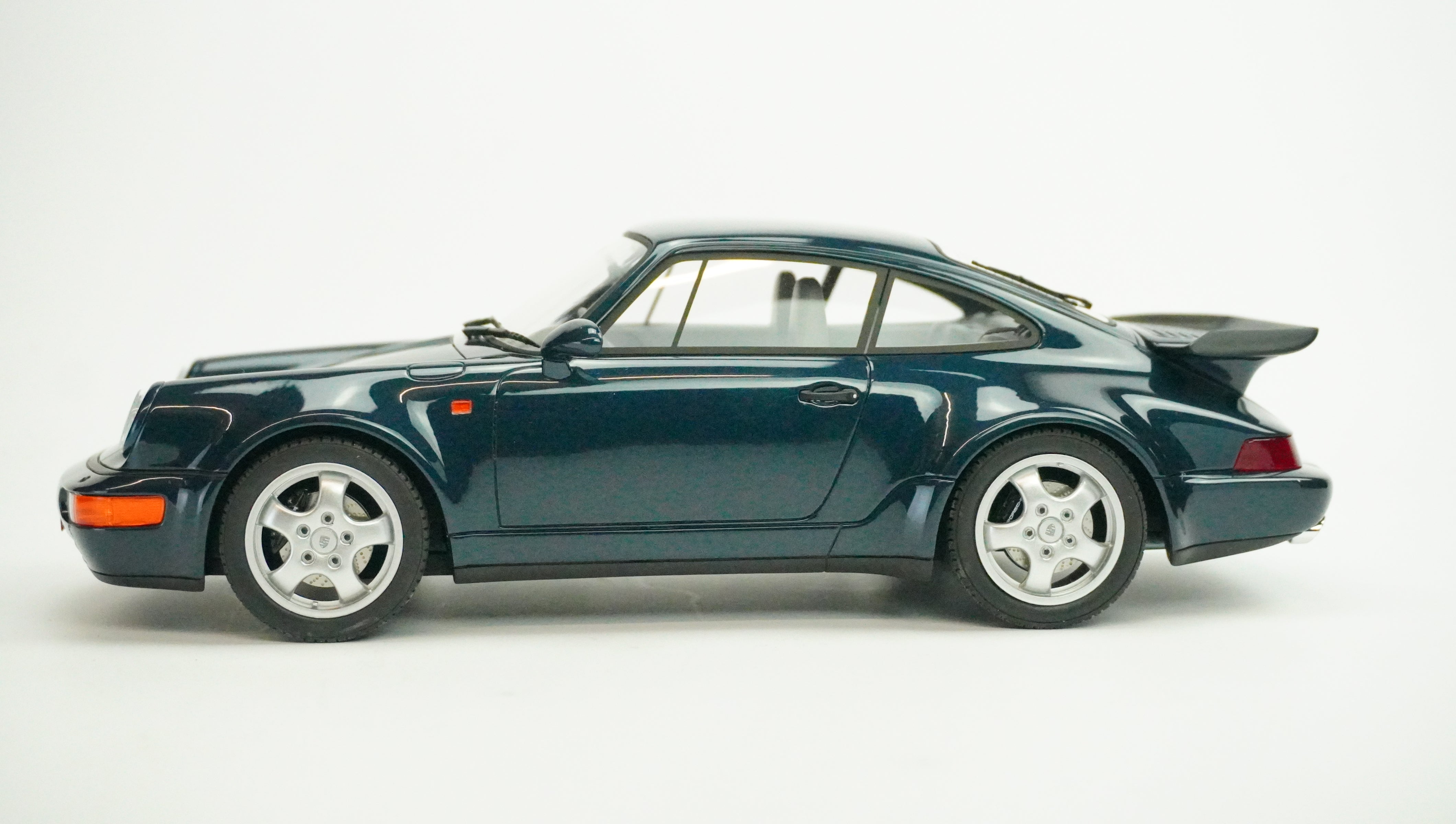 Porsche 964 Turbo 3.3 Limited 1:18