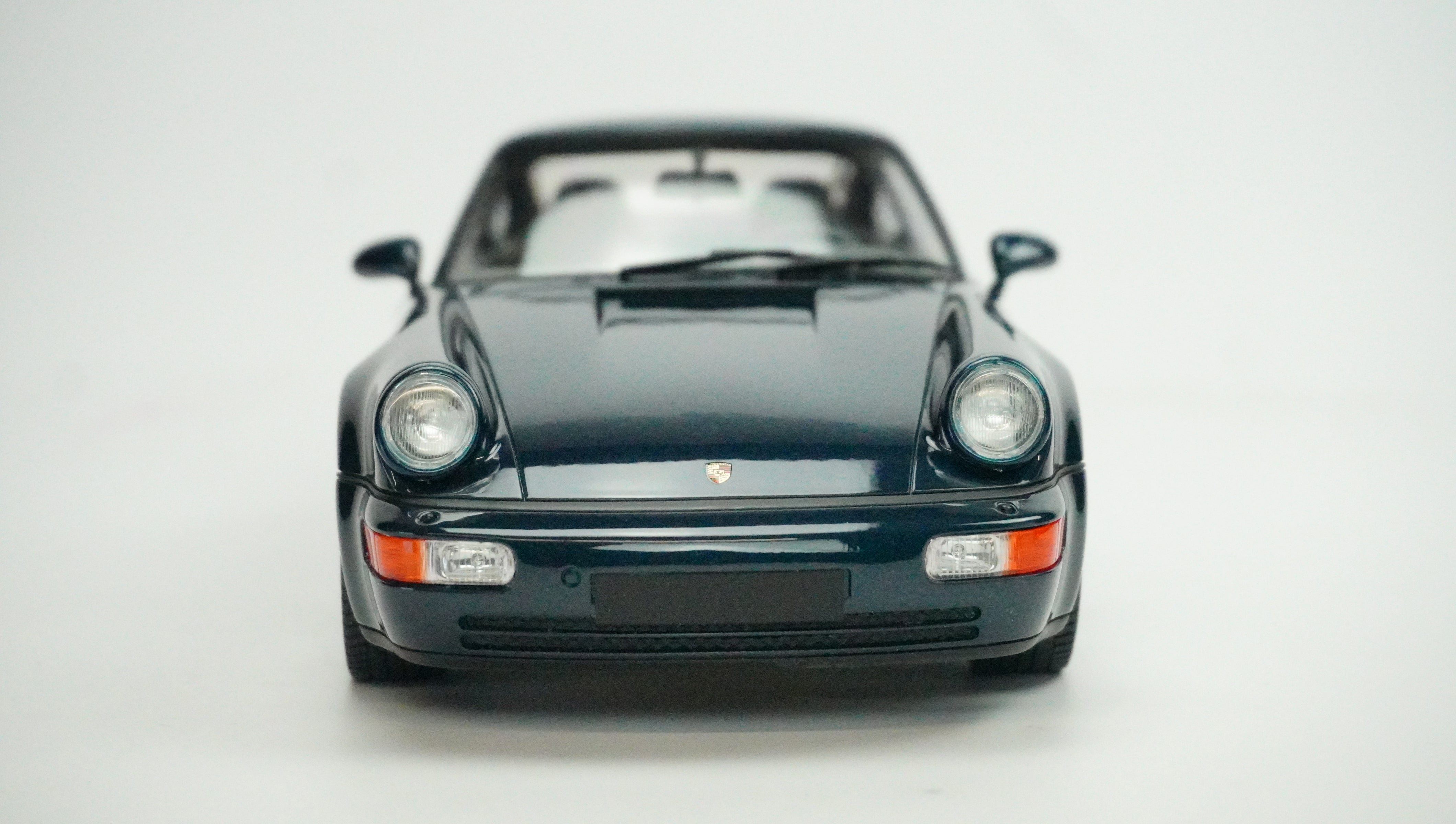 Porsche 964 Turbo 3.3 Limited 1:18