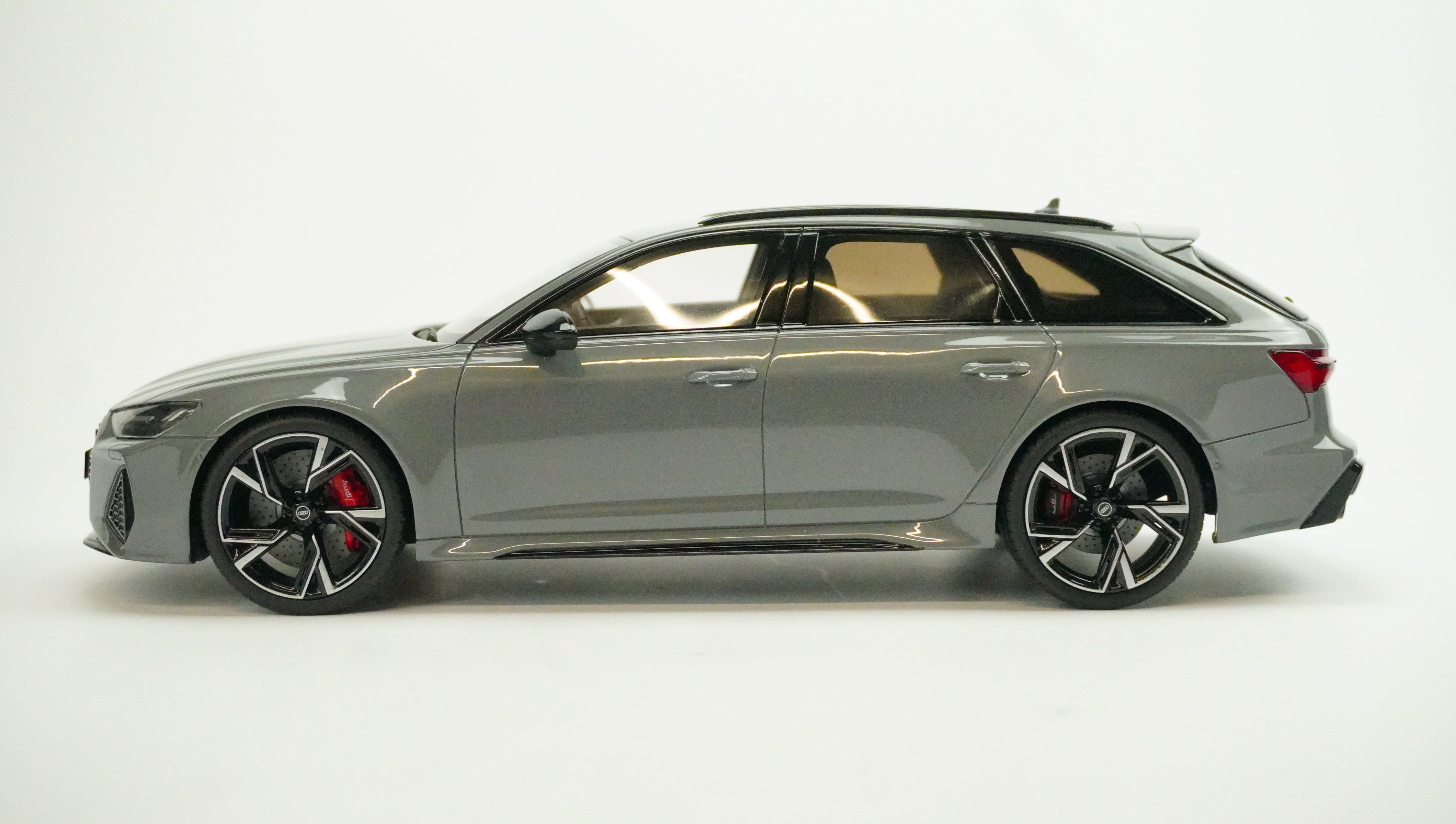 Audi RS6 Avant C8 Limited 1:18