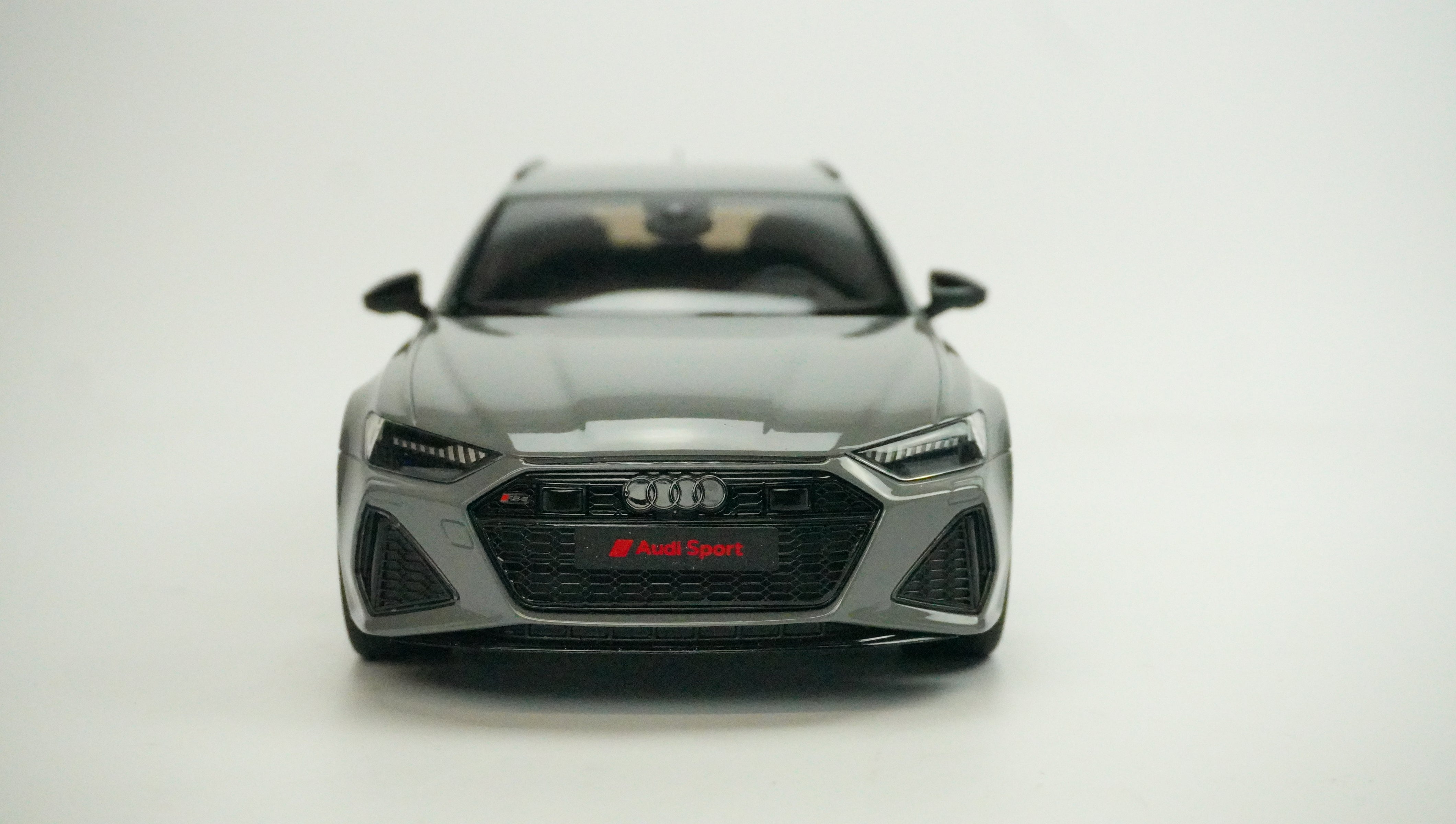 Audi RS6 Avant C8 Limited 1:18