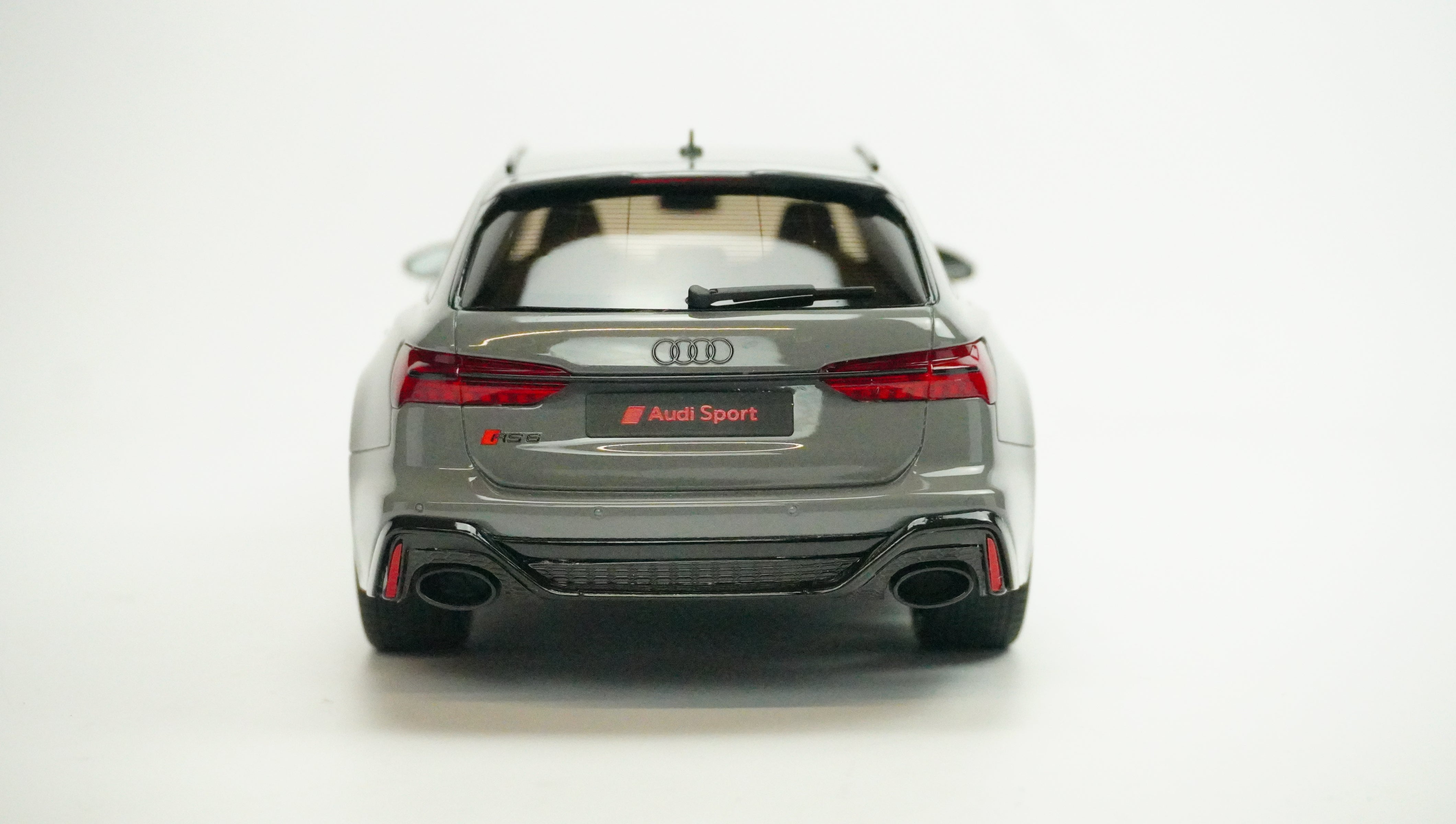 Audi RS6 Avant C8 Limited 1:18