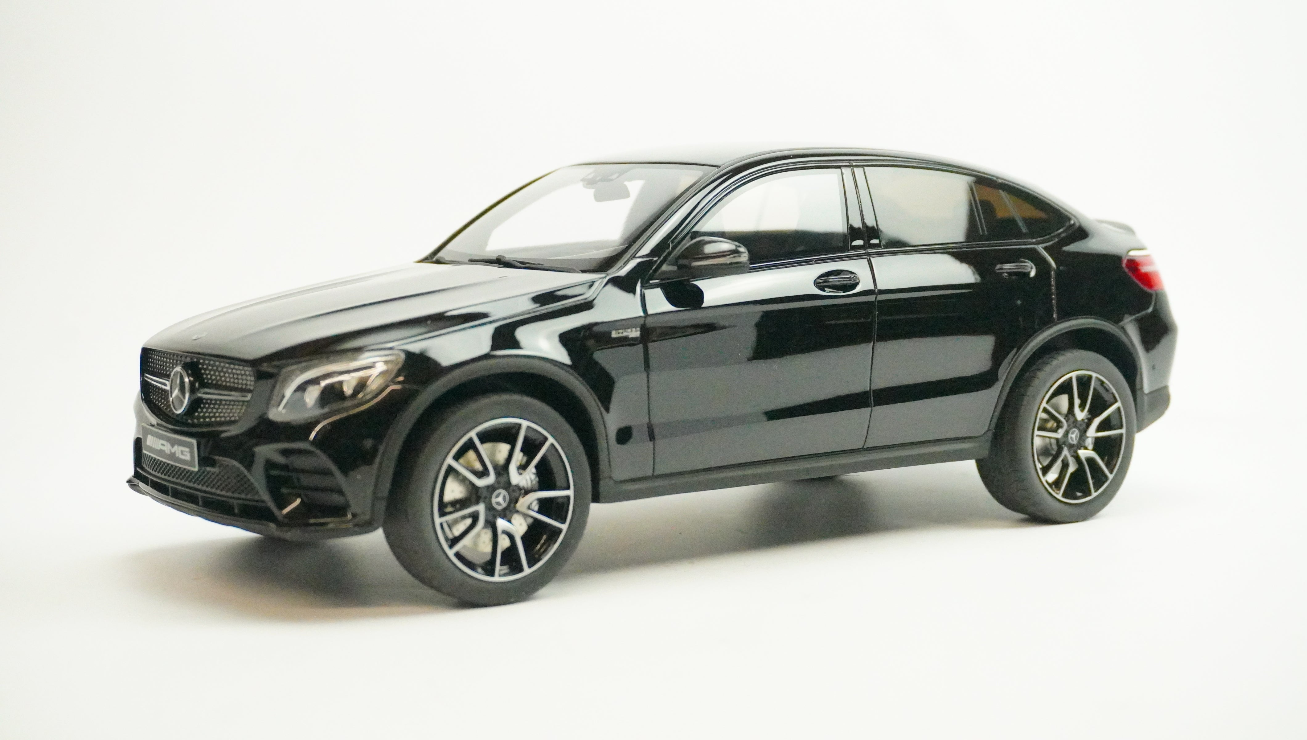 Mercedes Benz GLC 43 Coupé Limited 1:18