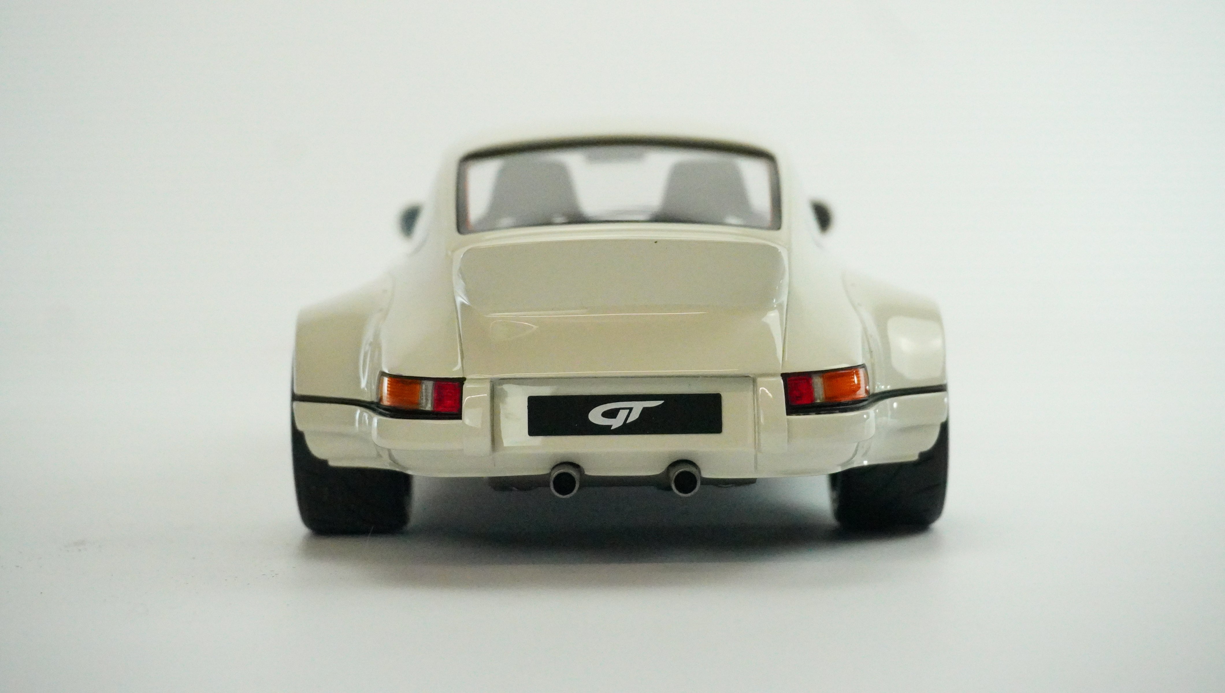 Porsche 911 Carrera RWB Classic Limited 1:18