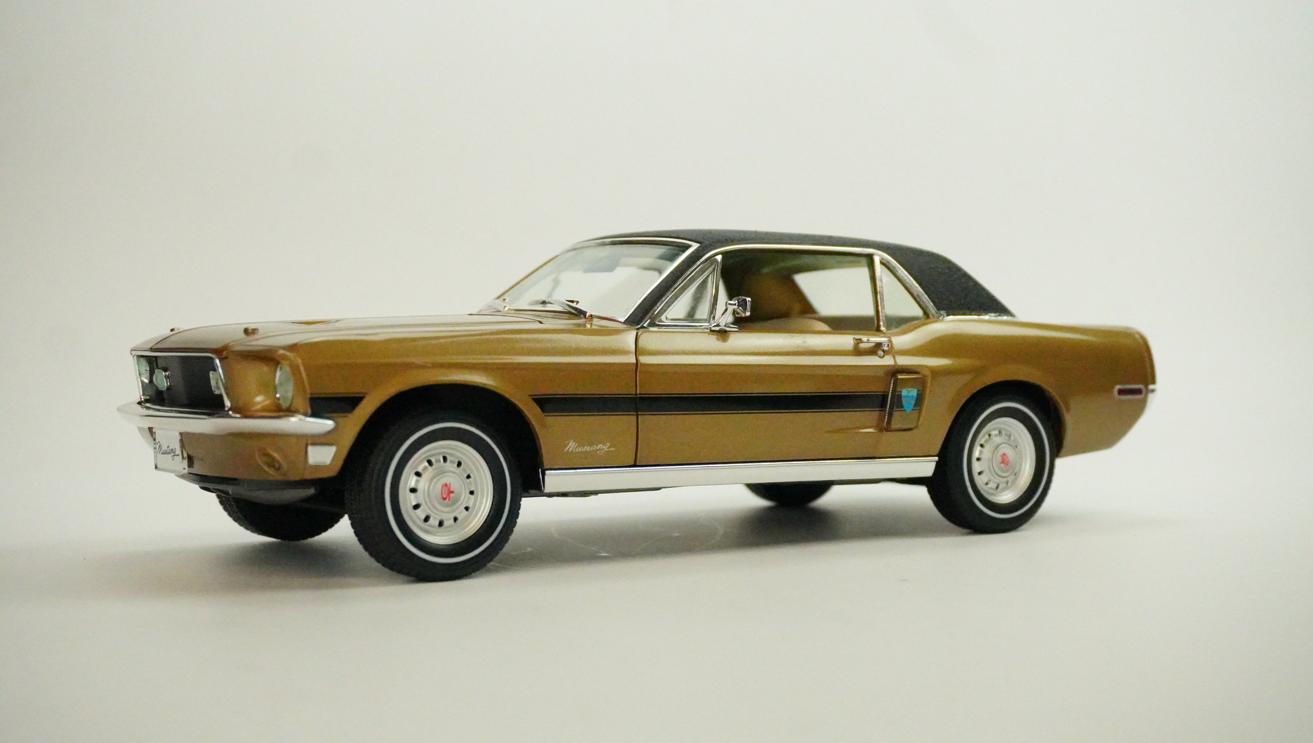 Ford Mustang GT 1968 1:18