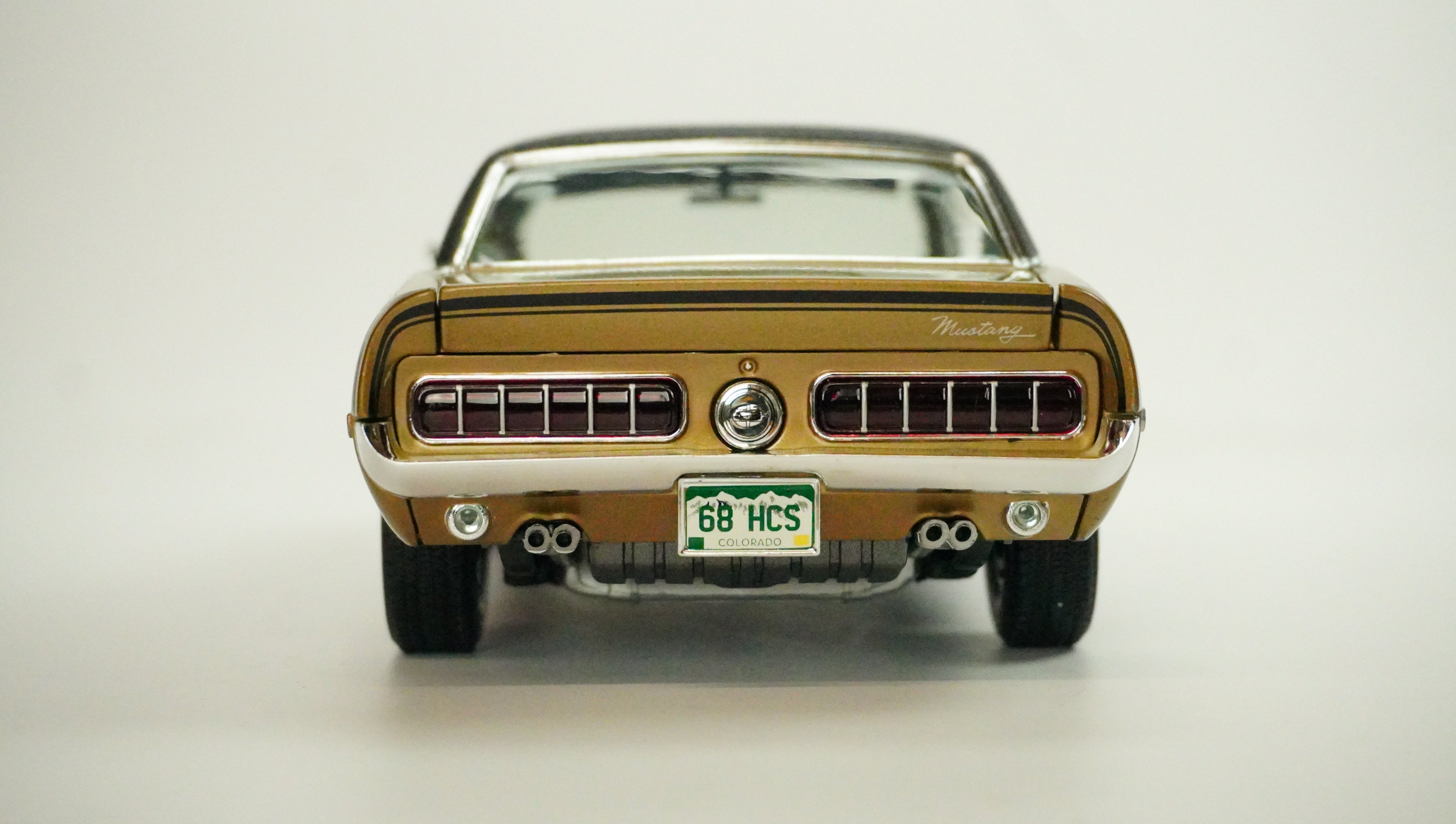 Ford Mustang GT 1968 1:18