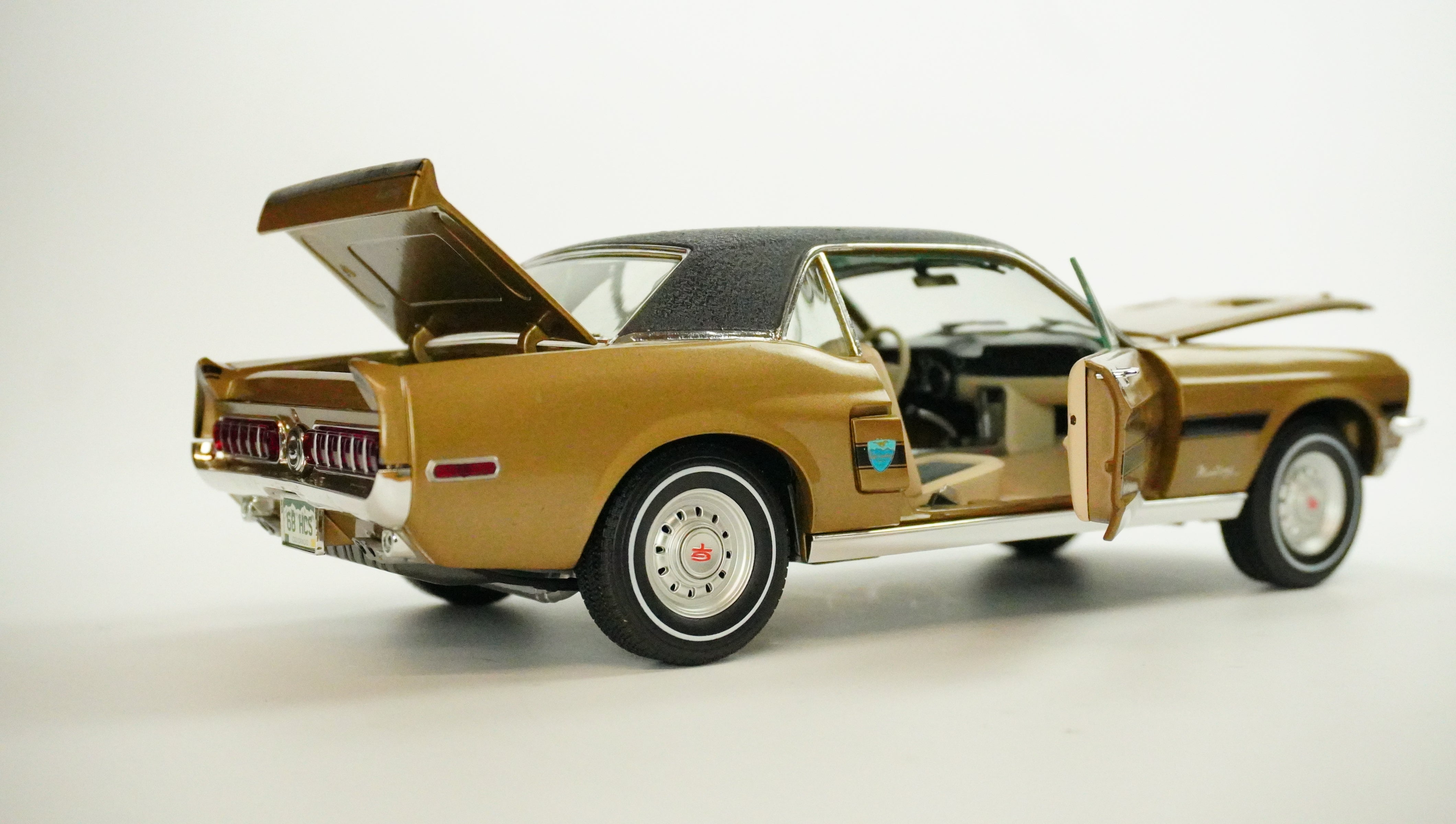 Ford Mustang GT 1968 1:18