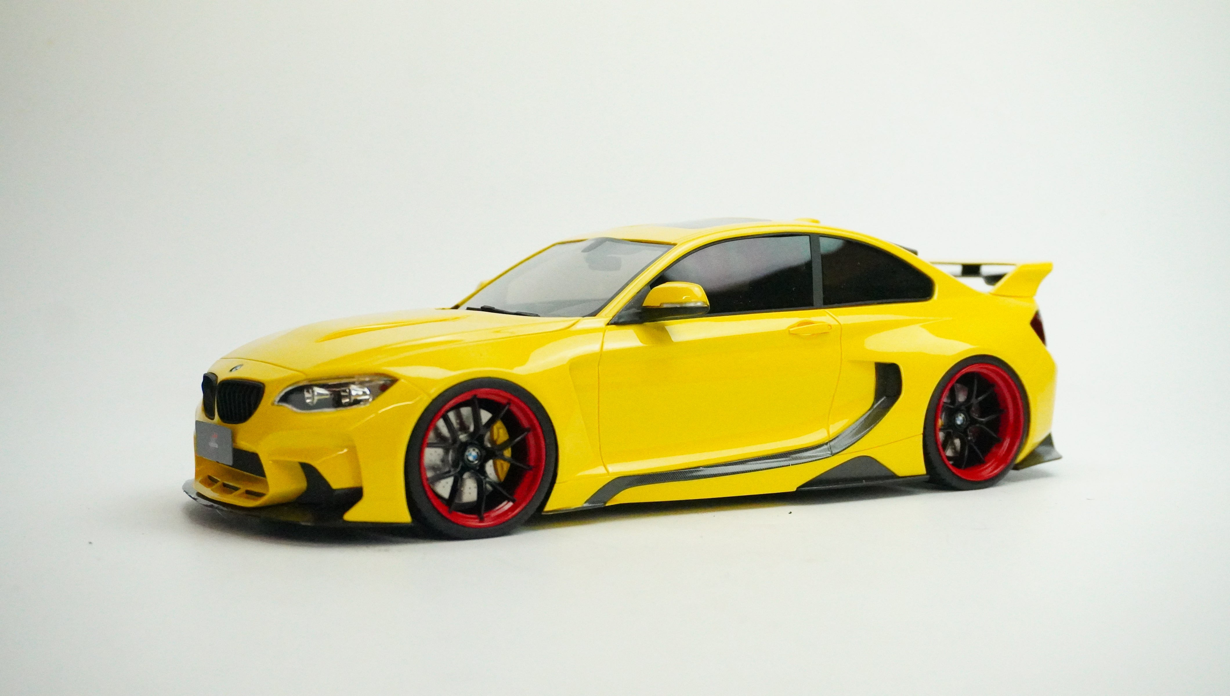 BMW M235i DarwinPRO MTC (Fenster Schaden) 1:18