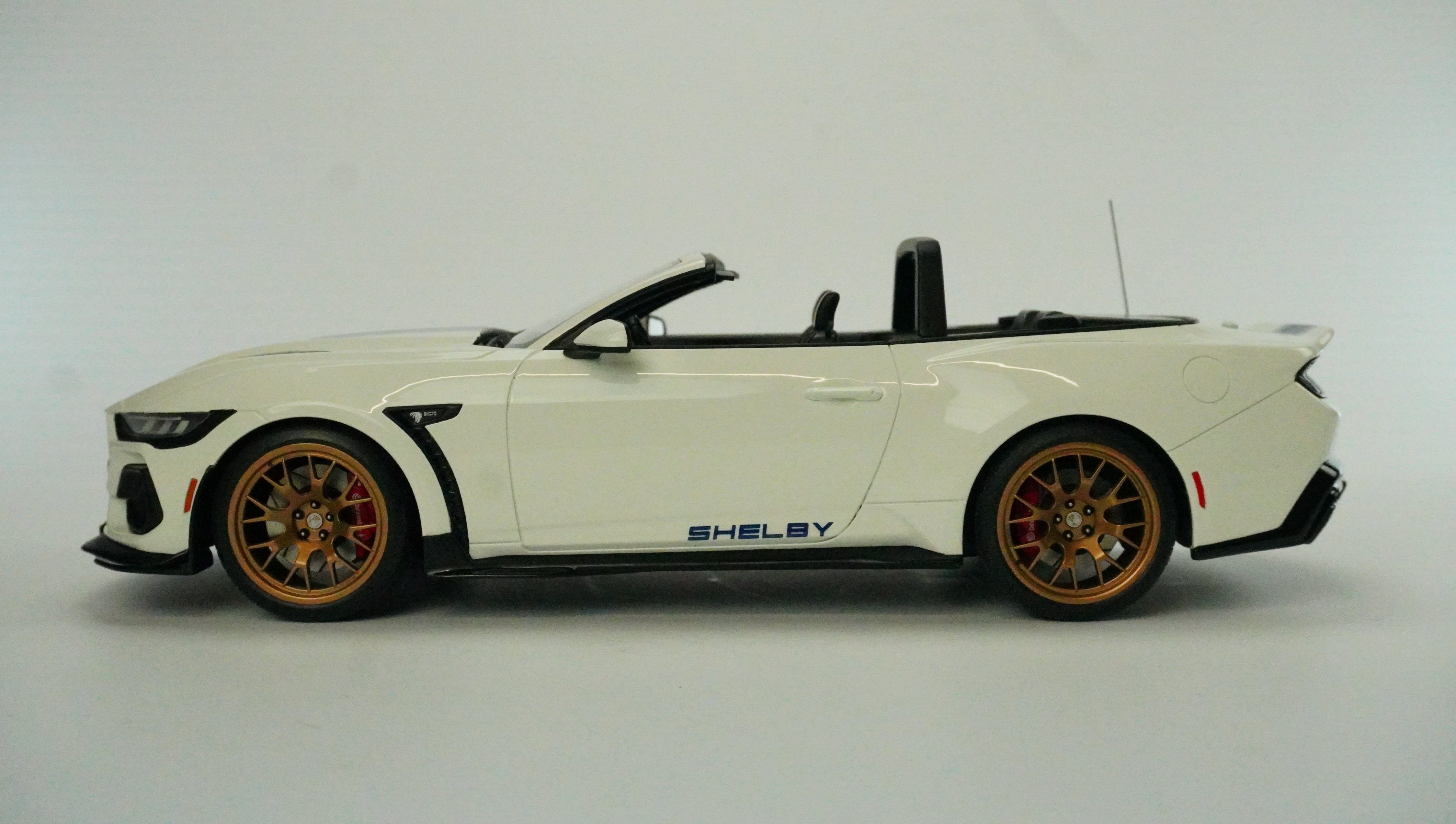 Shelby Mustang Supersnake Cabrio Limited 1:18