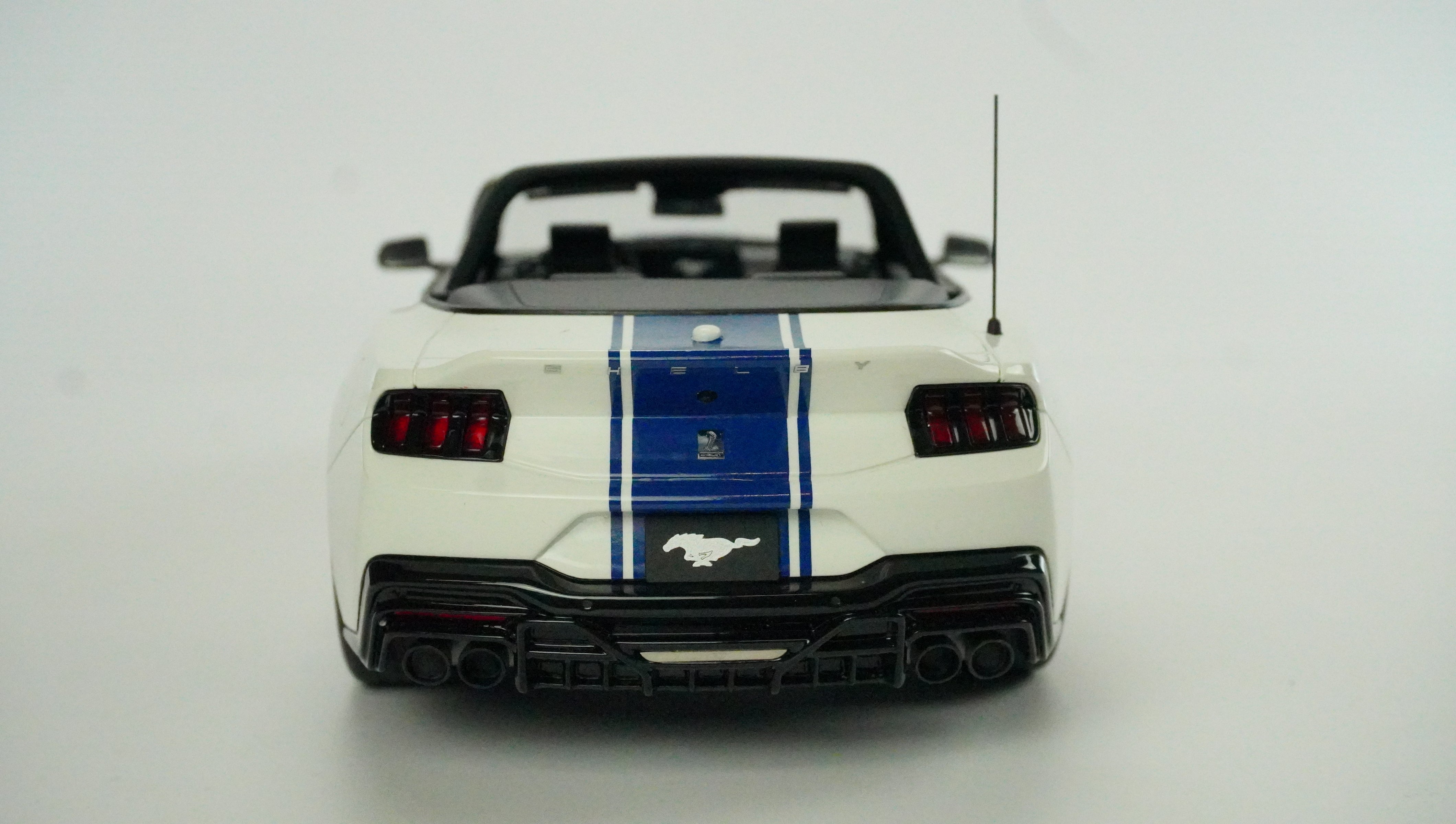 Shelby Mustang Supersnake Cabrio Limited 1:18