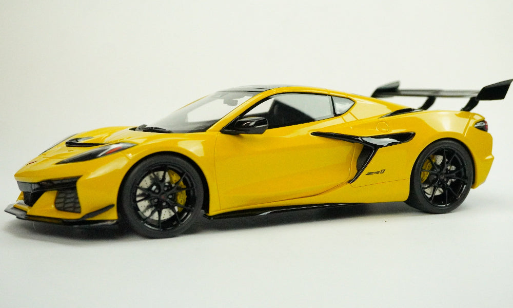 Chevrolet Corvette C8 gelb 1:18