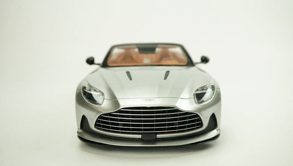 sofort lieferar 1:18 aston martin online