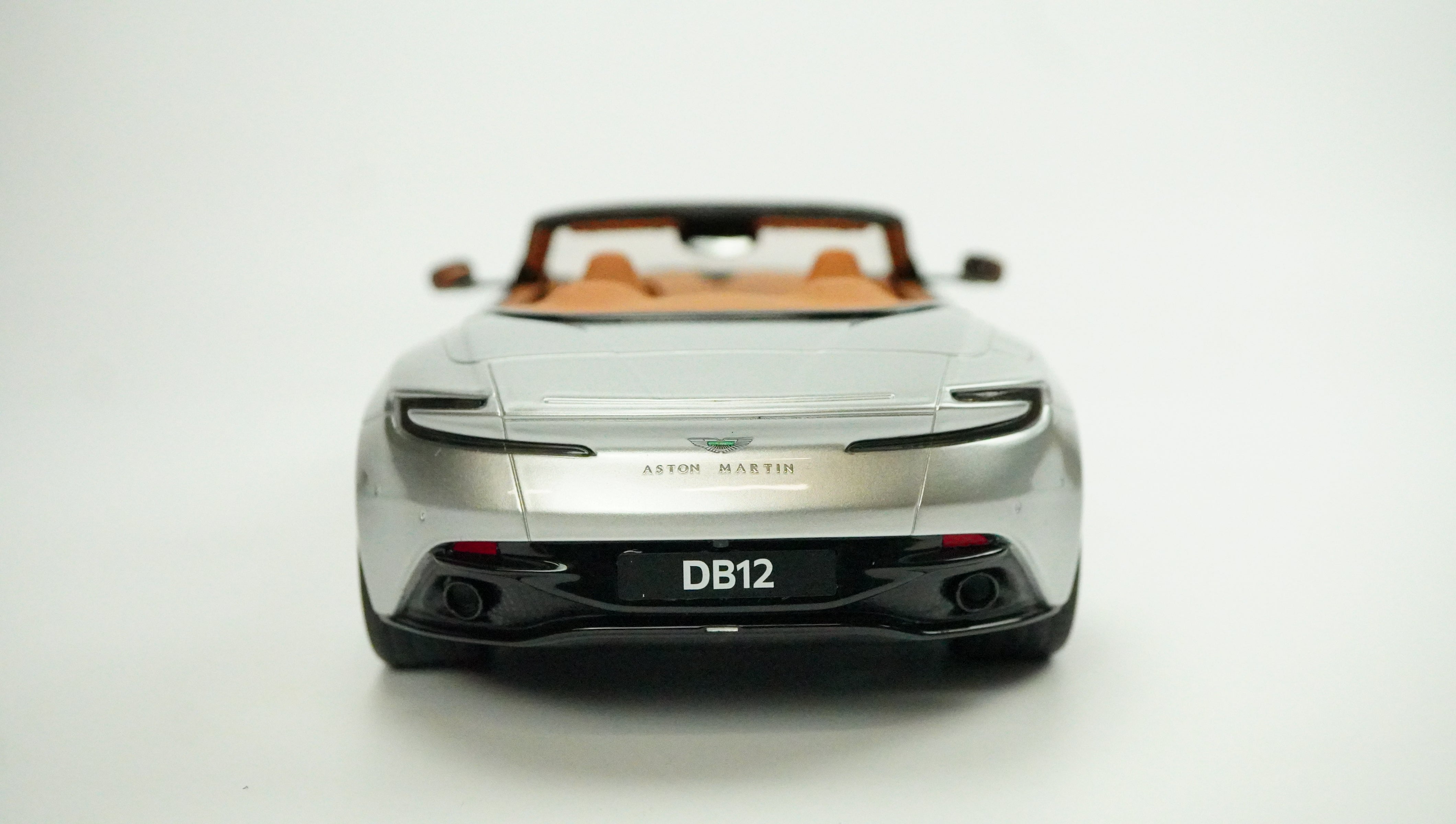 Aston Martin DB12Volante Cabrio Limited 1:18
