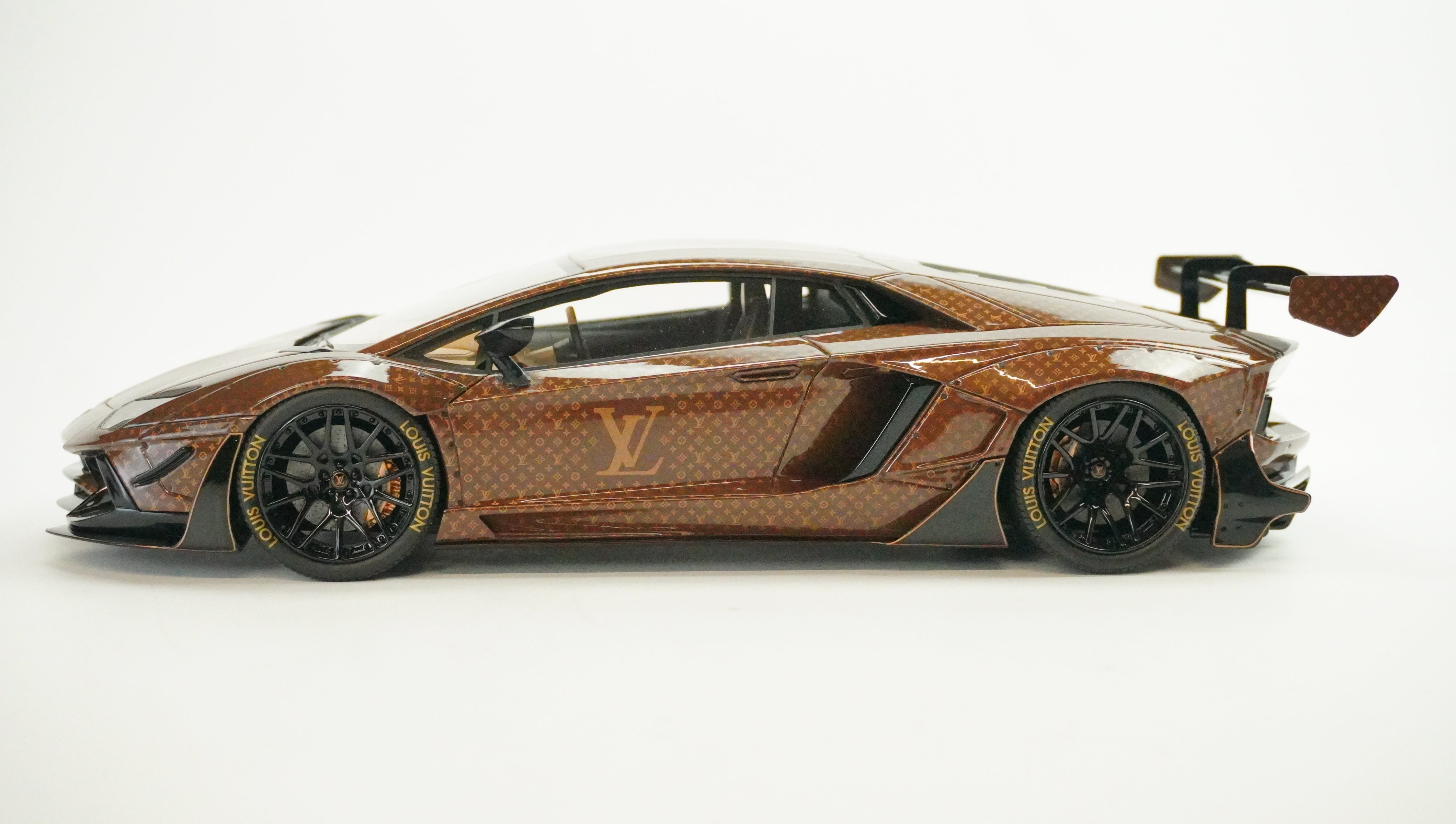 Lamborghini Louis Vuitton Limited (without box) 1:18
