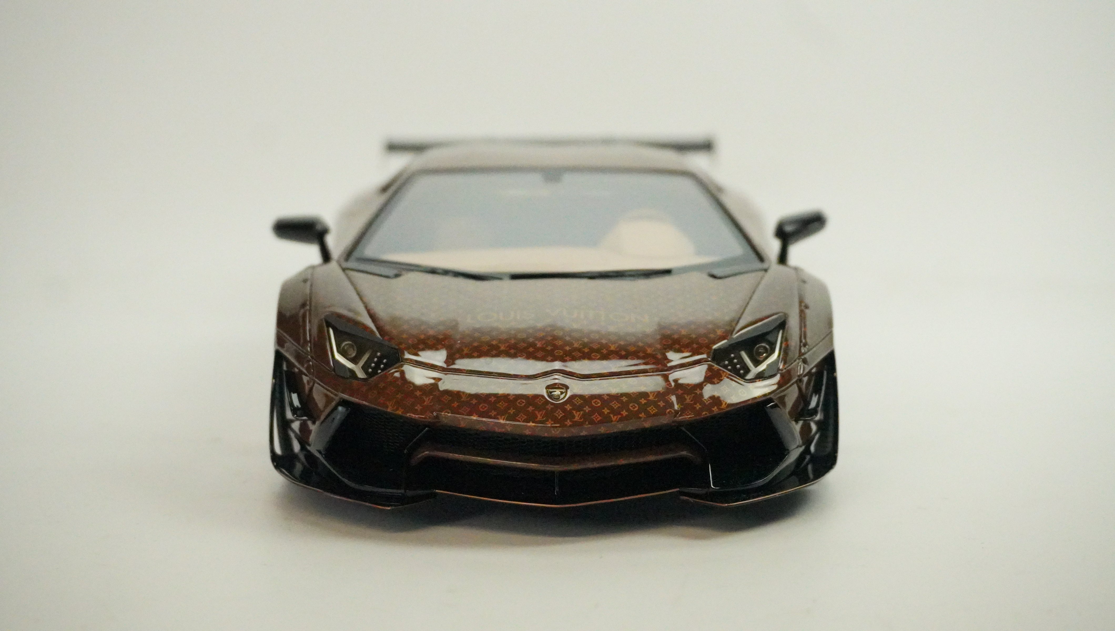 Lamborghini Louis Vuitton Limited (without box) 1:18
