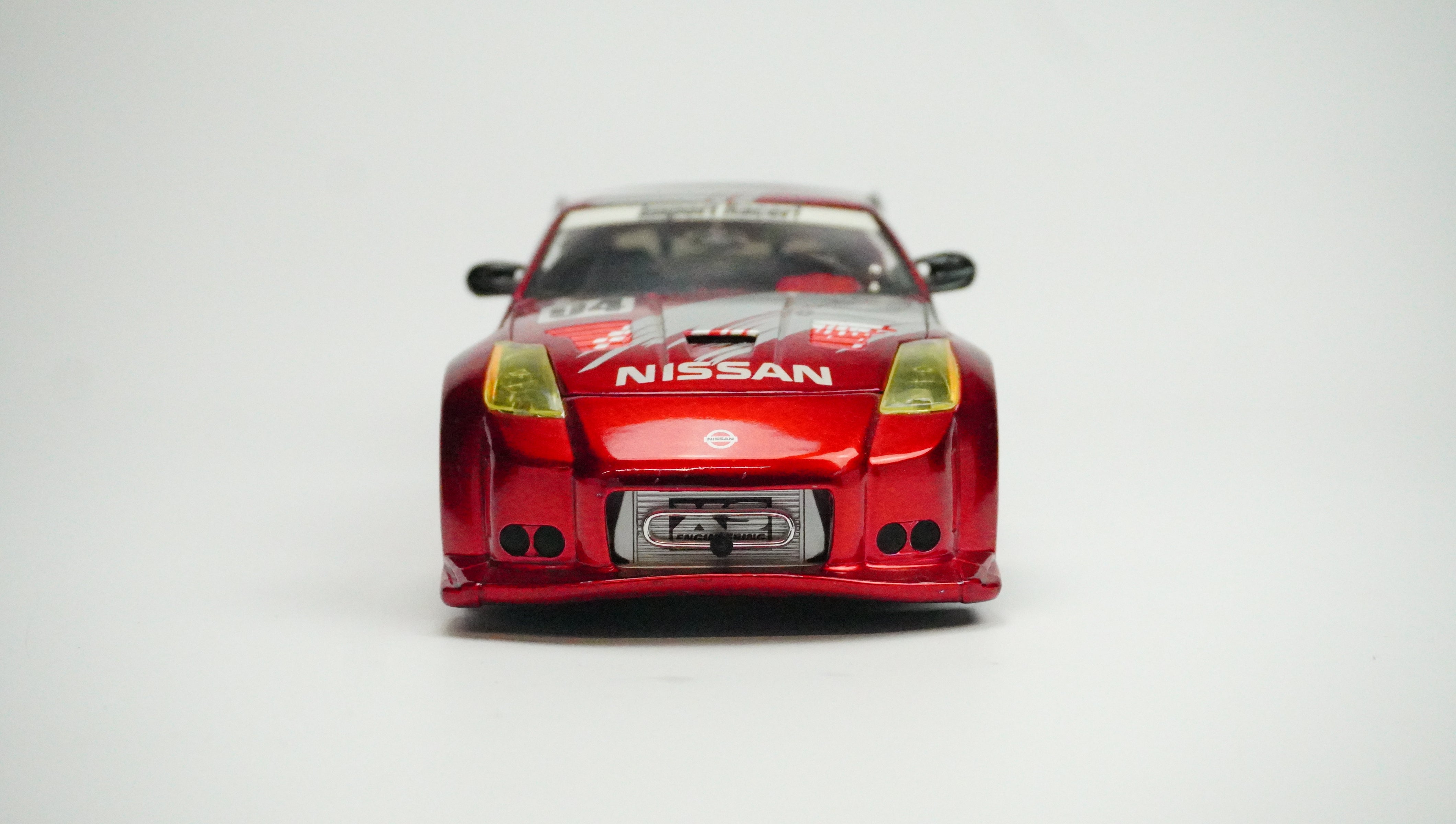 Nissan 3 5OZ Racing Nr.04 (ohne Box) 1:18