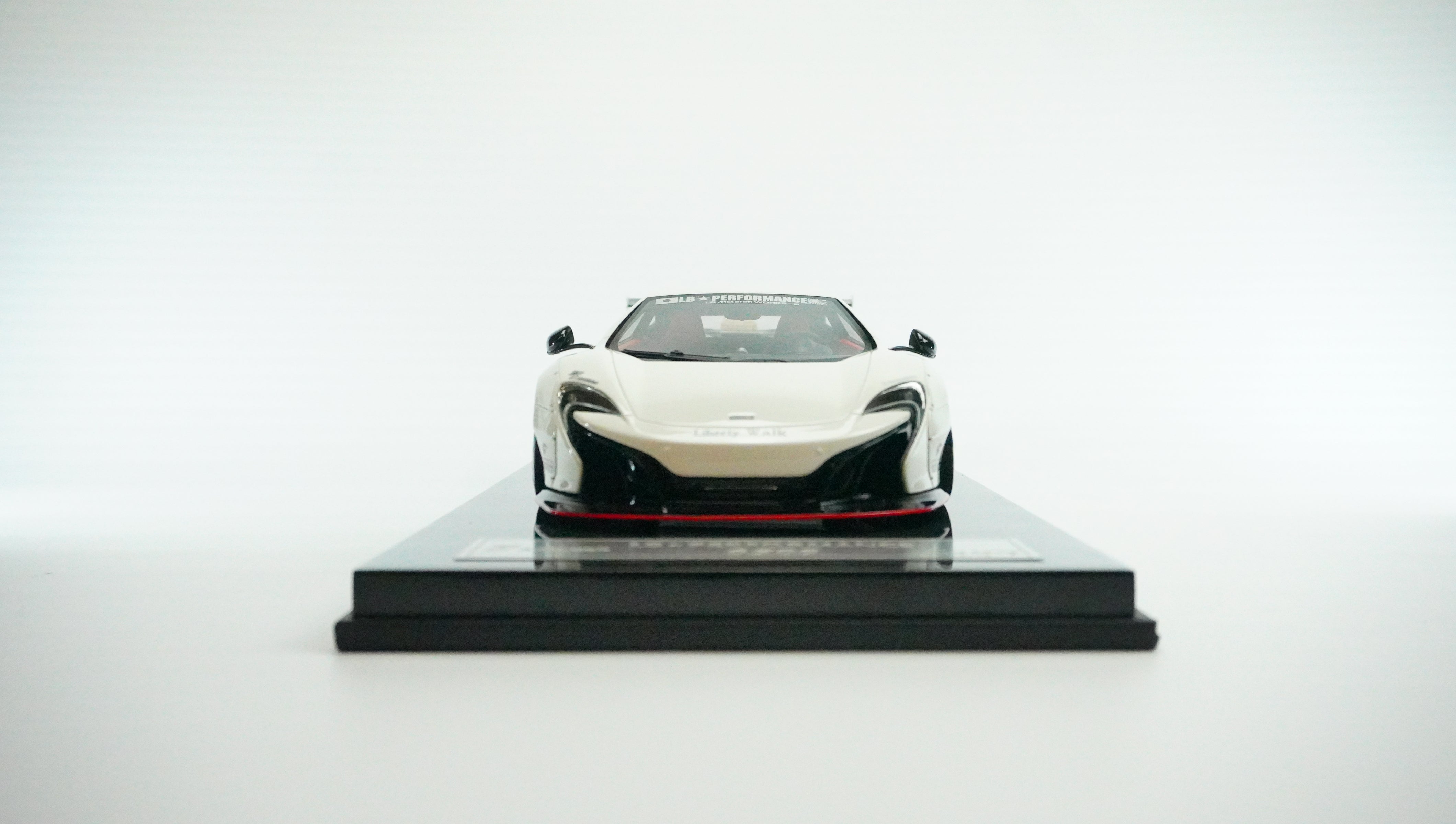 McLaren 650S LB-Works Limited (incl. Showcase) 1:18