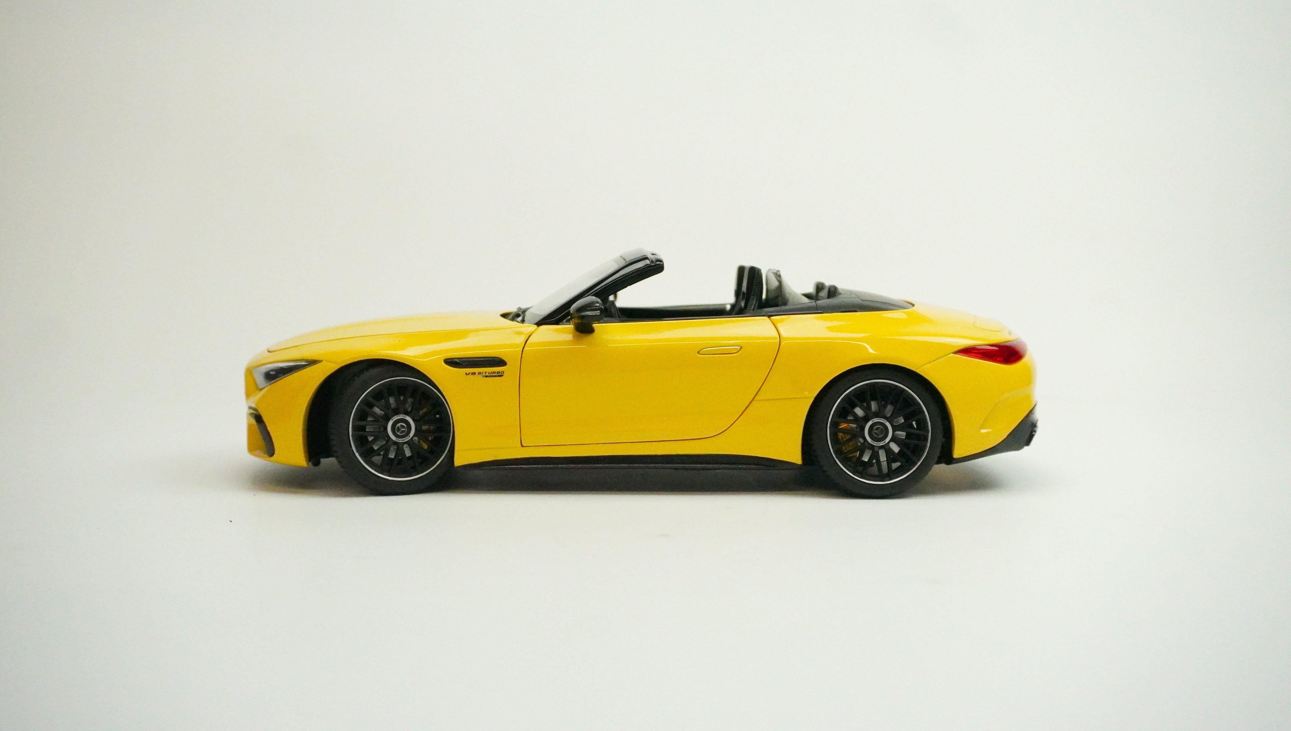 Mercedes Benz SL 63 AMG 4MATIC 1:18