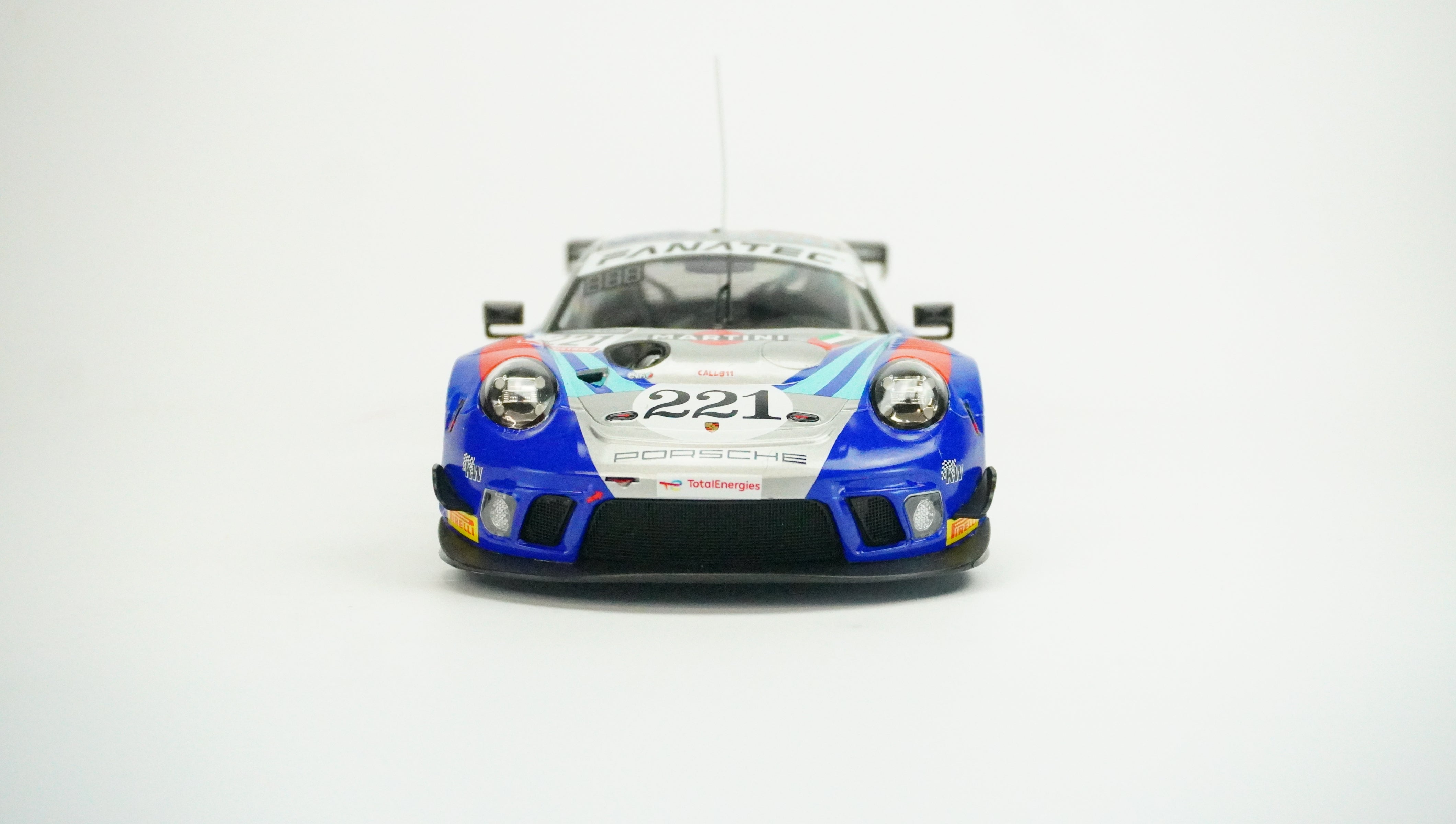 Porsche 911 GT3 Racing No. 221 1:18