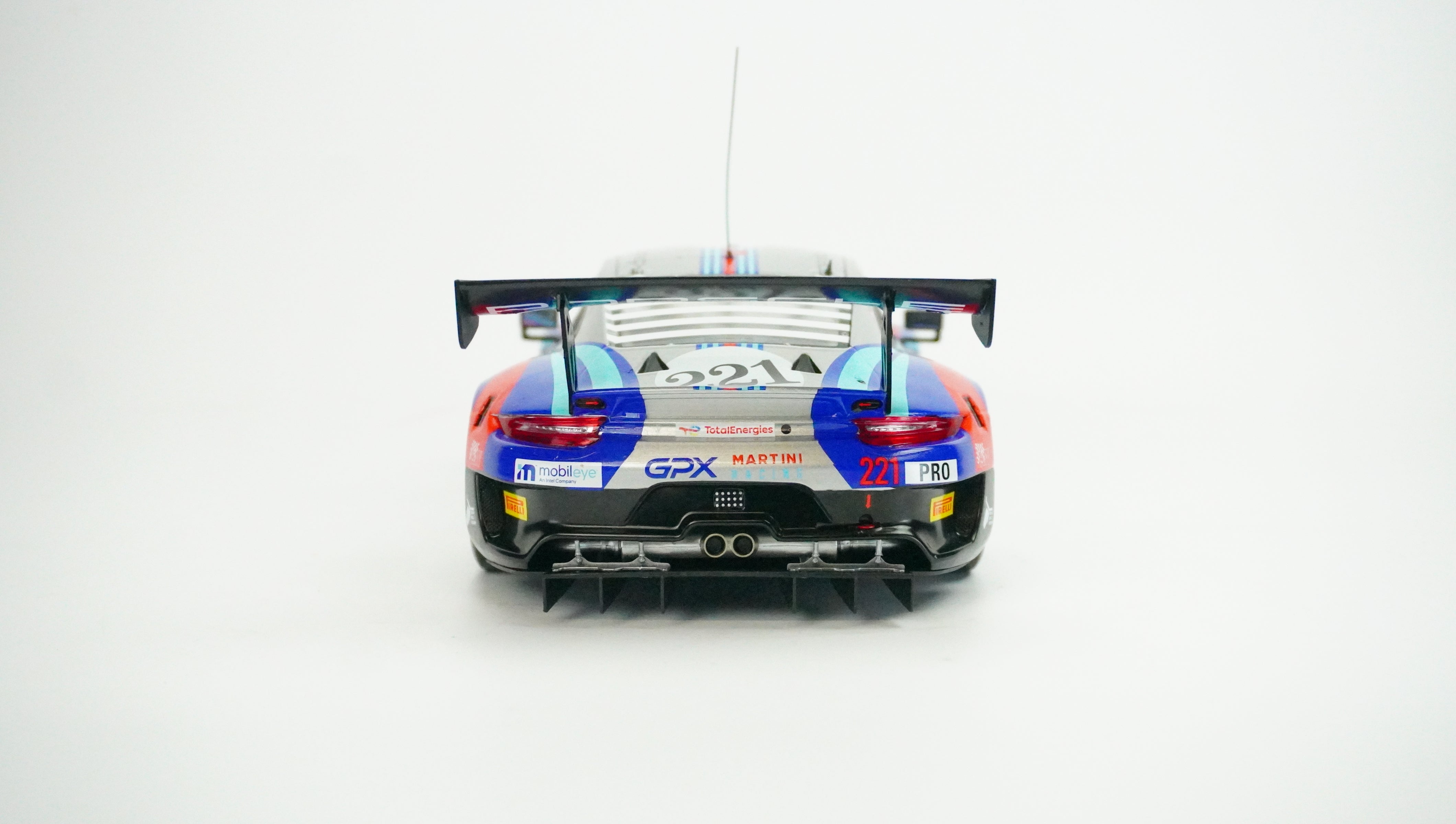 Porsche 911 GT3 Racing No. 221 1:18
