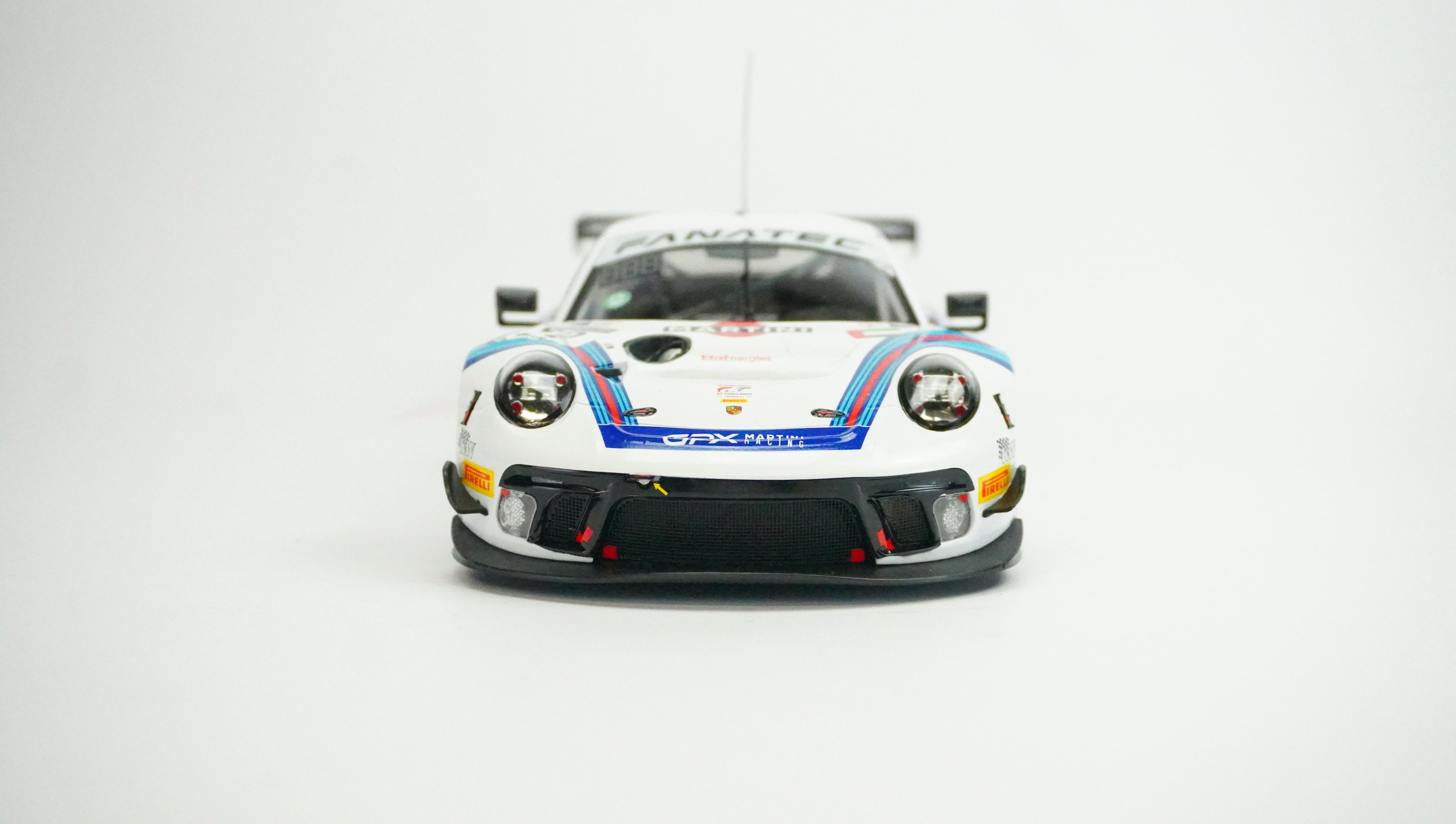 Porsche 911 GT3 Racing Martini No. 221 1:18