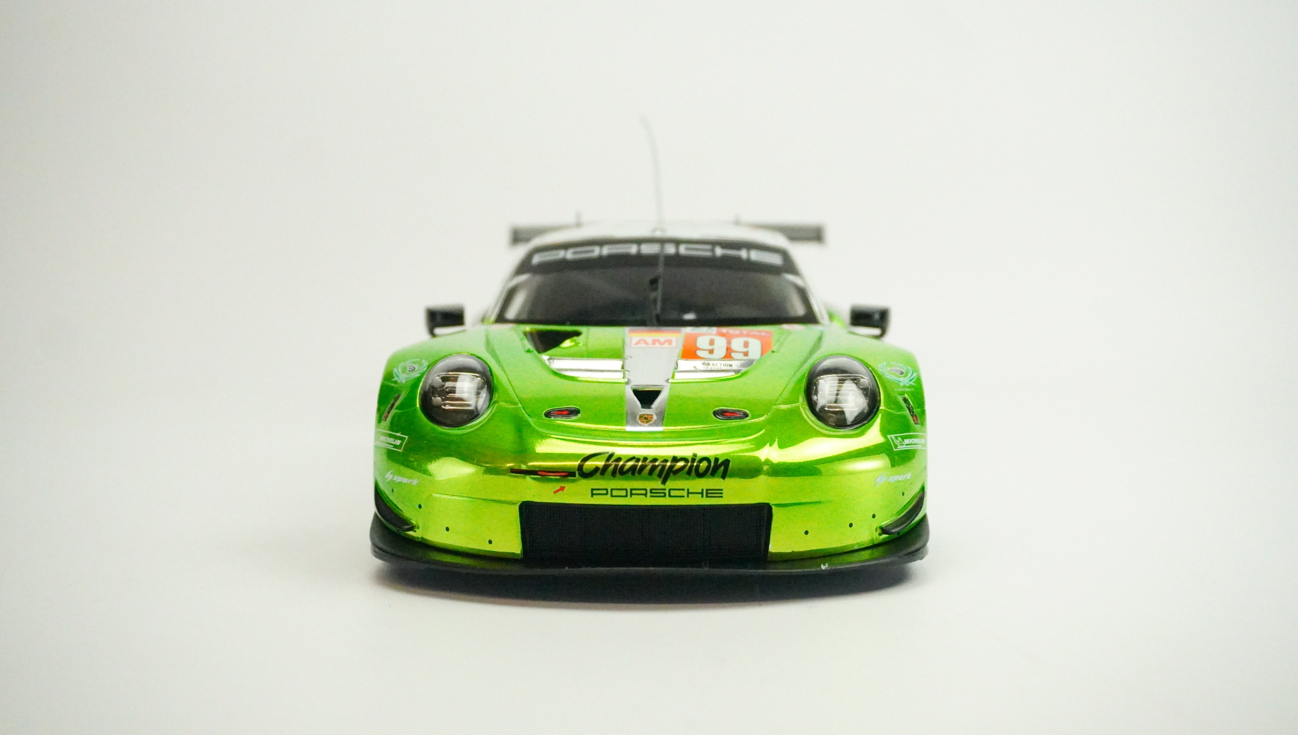 Porsche 911 RSR Nr.99 1:18