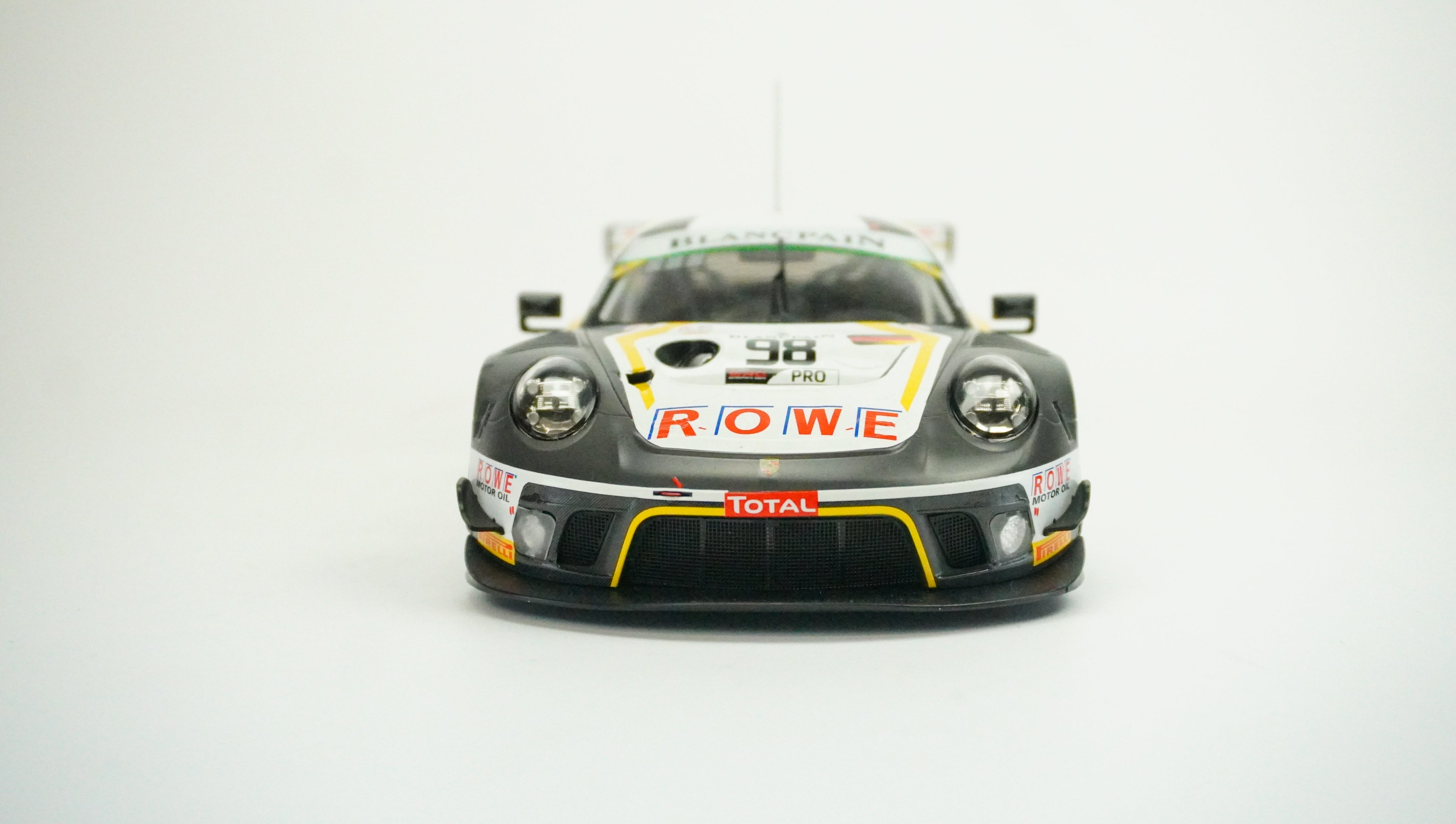 Porsche 911 GT3 Racing Nr.98 1:18