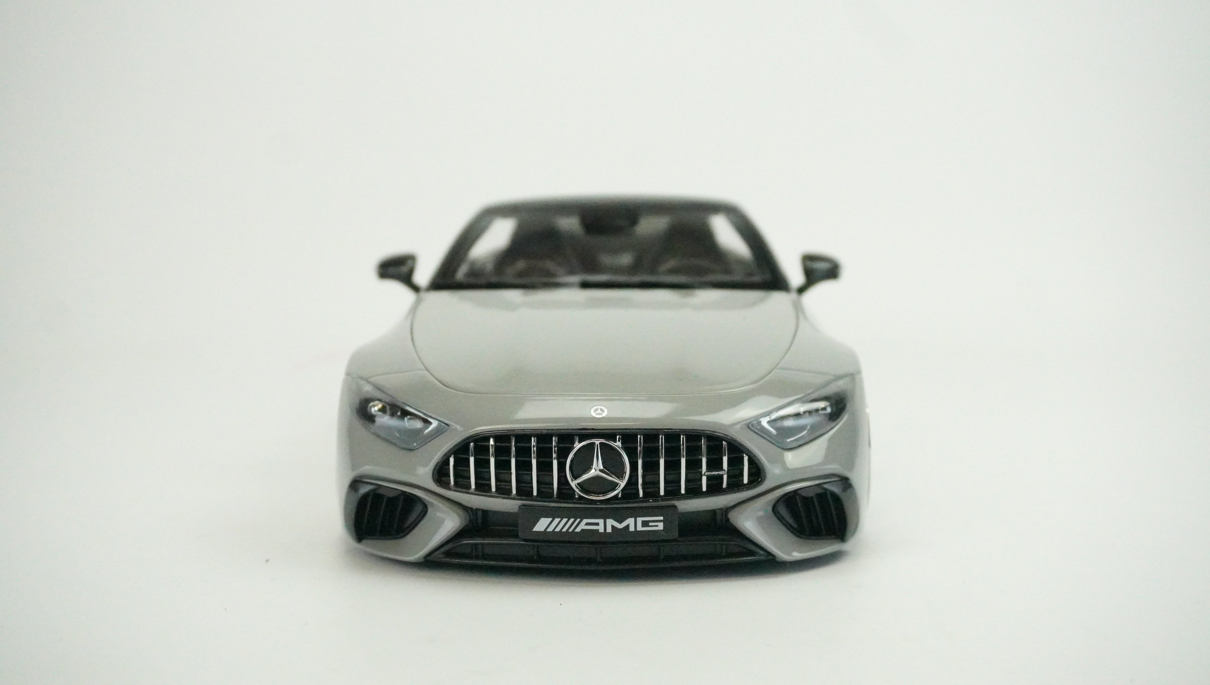 Mercedes Benz SL63 AMG Limited 1:18