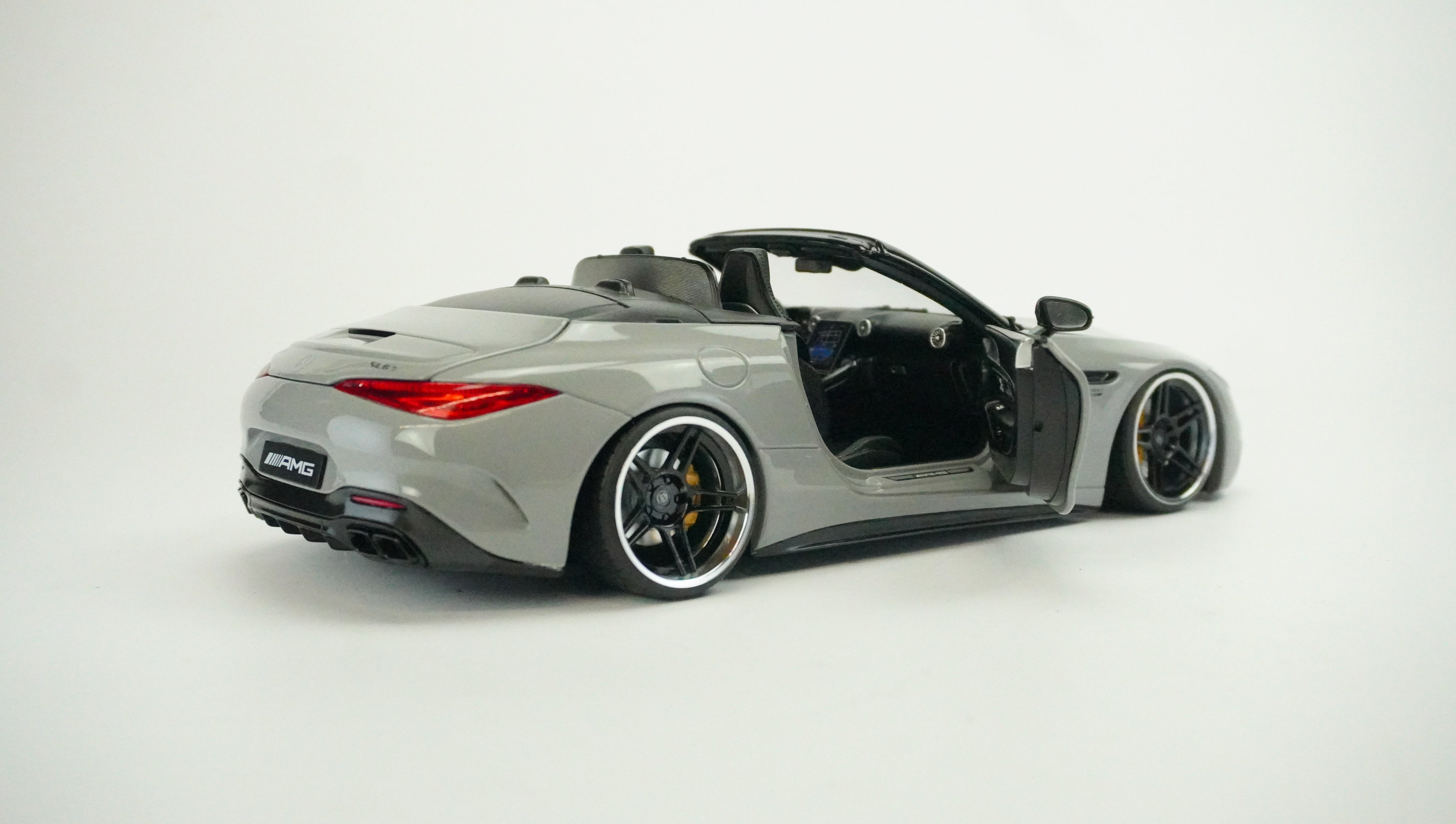 Mercedes Benz SL63 AMG Limited 1:18