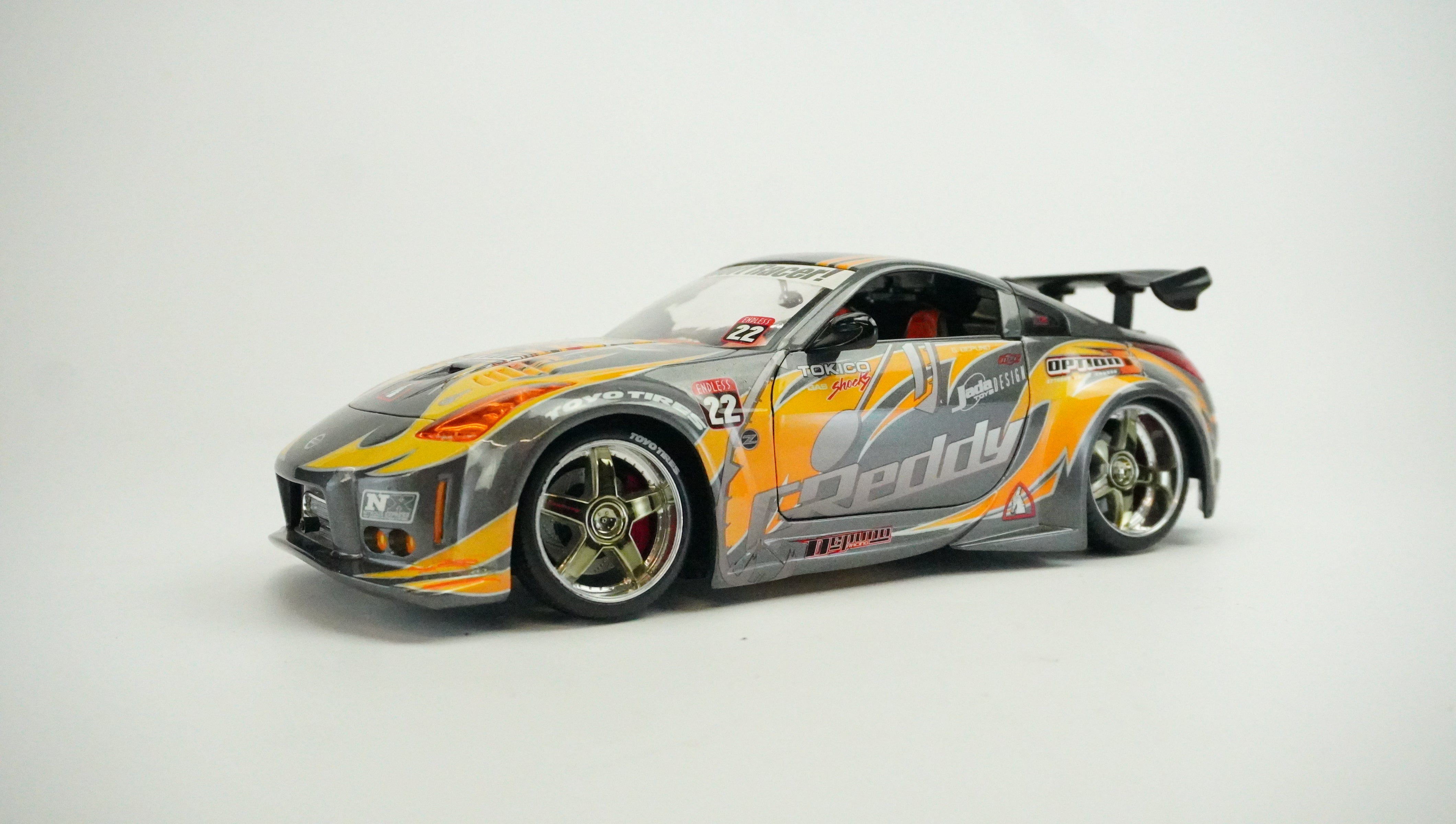 Nissan 350 Z Racing Nr.22 (ohne Box) 1:18