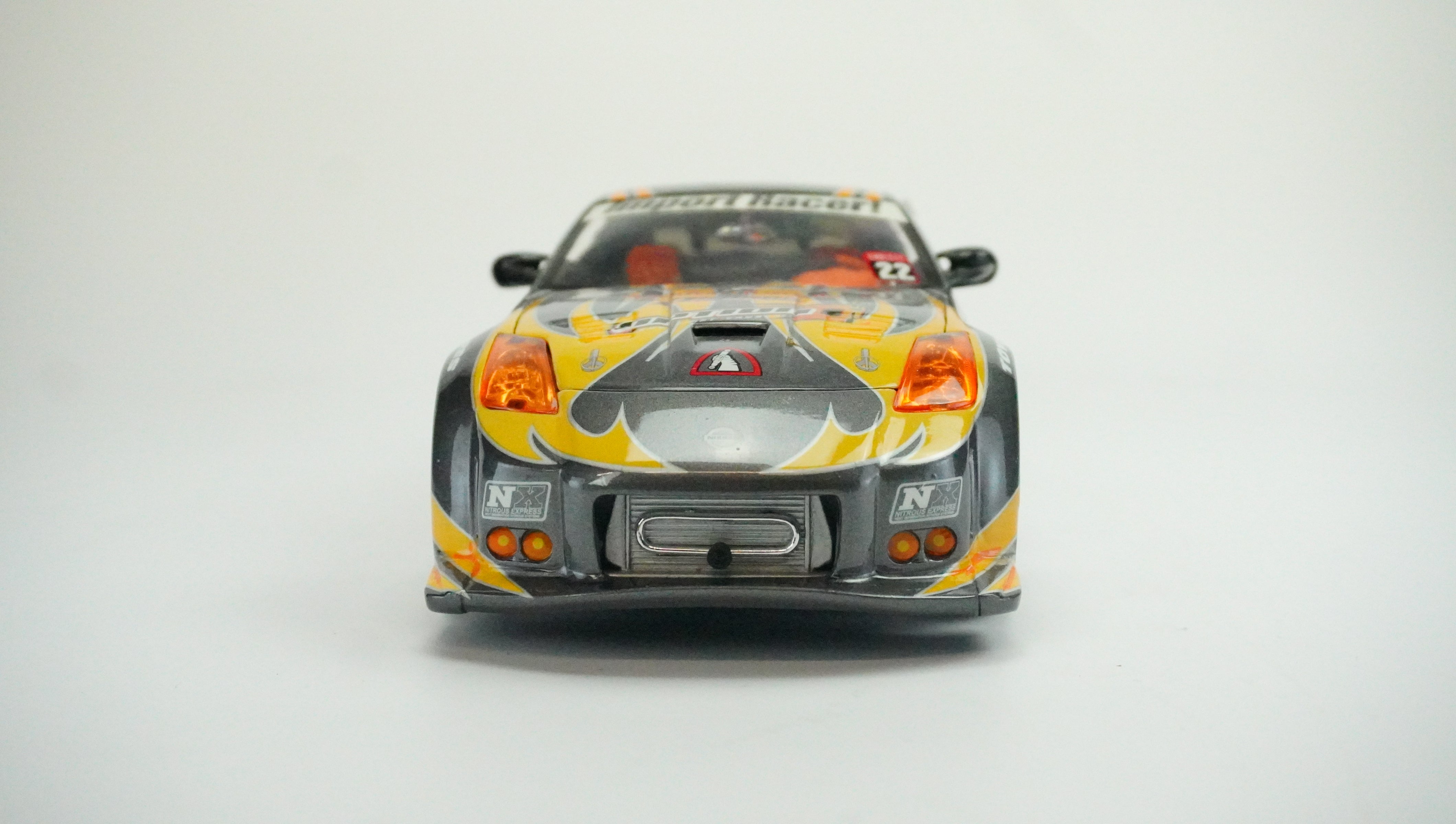 Nissan 350 Z Racing Nr.22 (ohne Box) 1:18