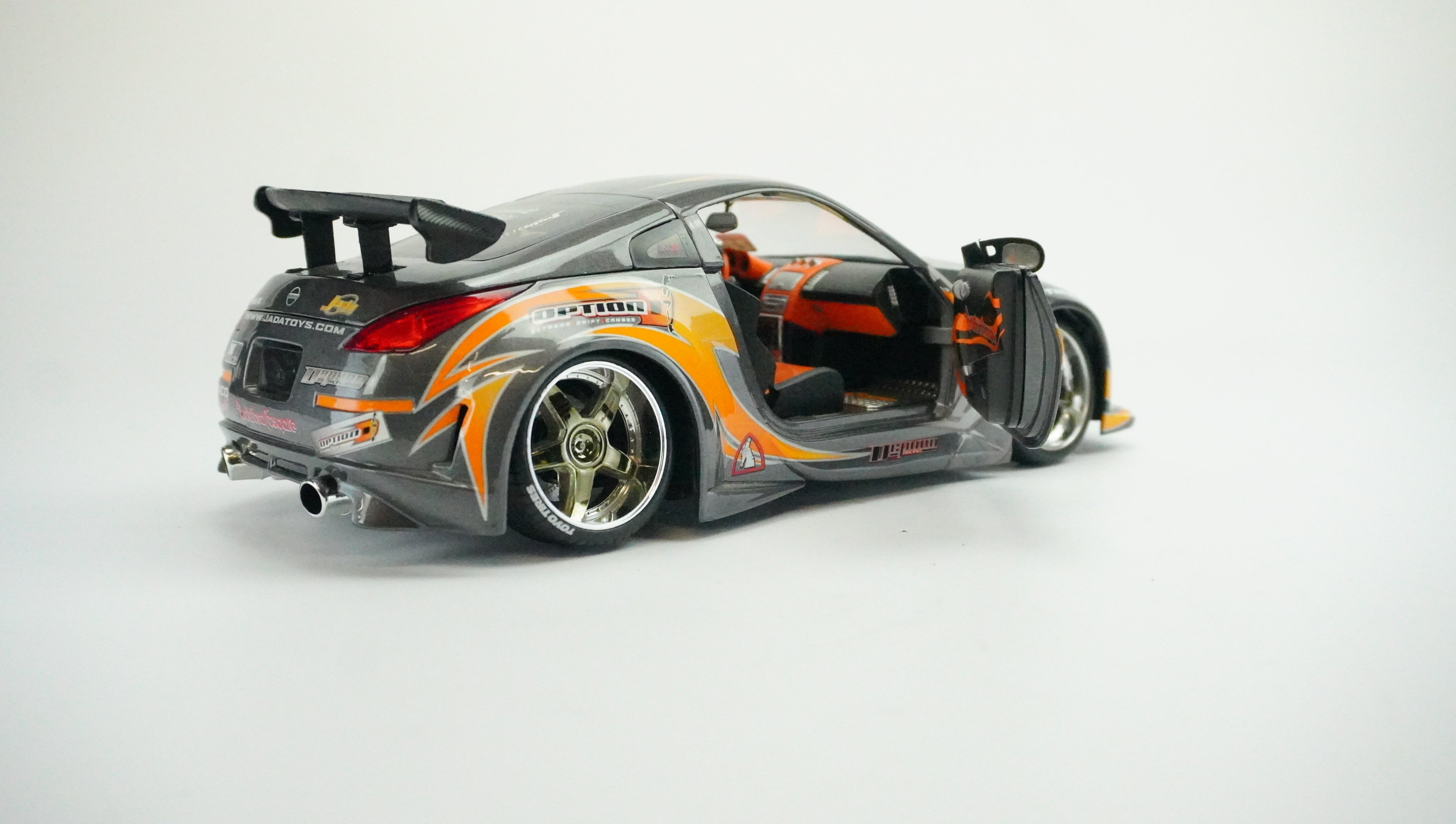 Nissan 350 Z Racing Nr.22 (ohne Box) 1:18