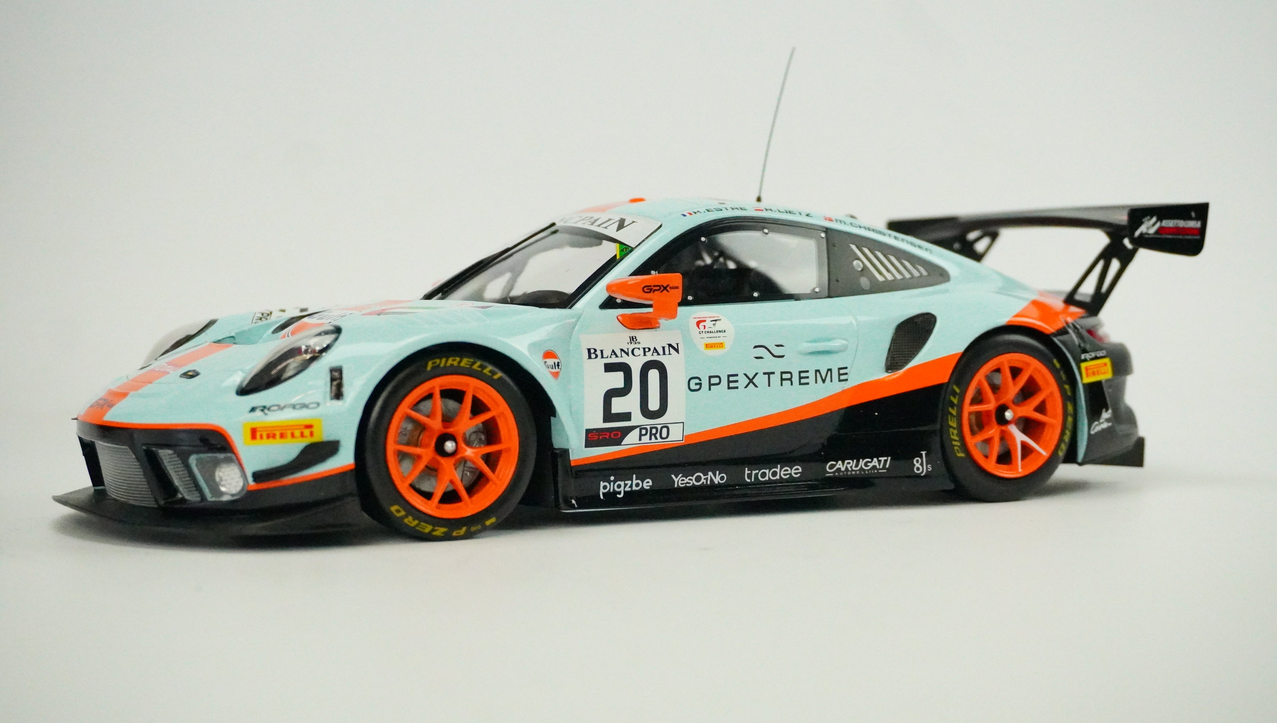 Porsche 911 GT3 Gulf Racing 20 2019 1:18