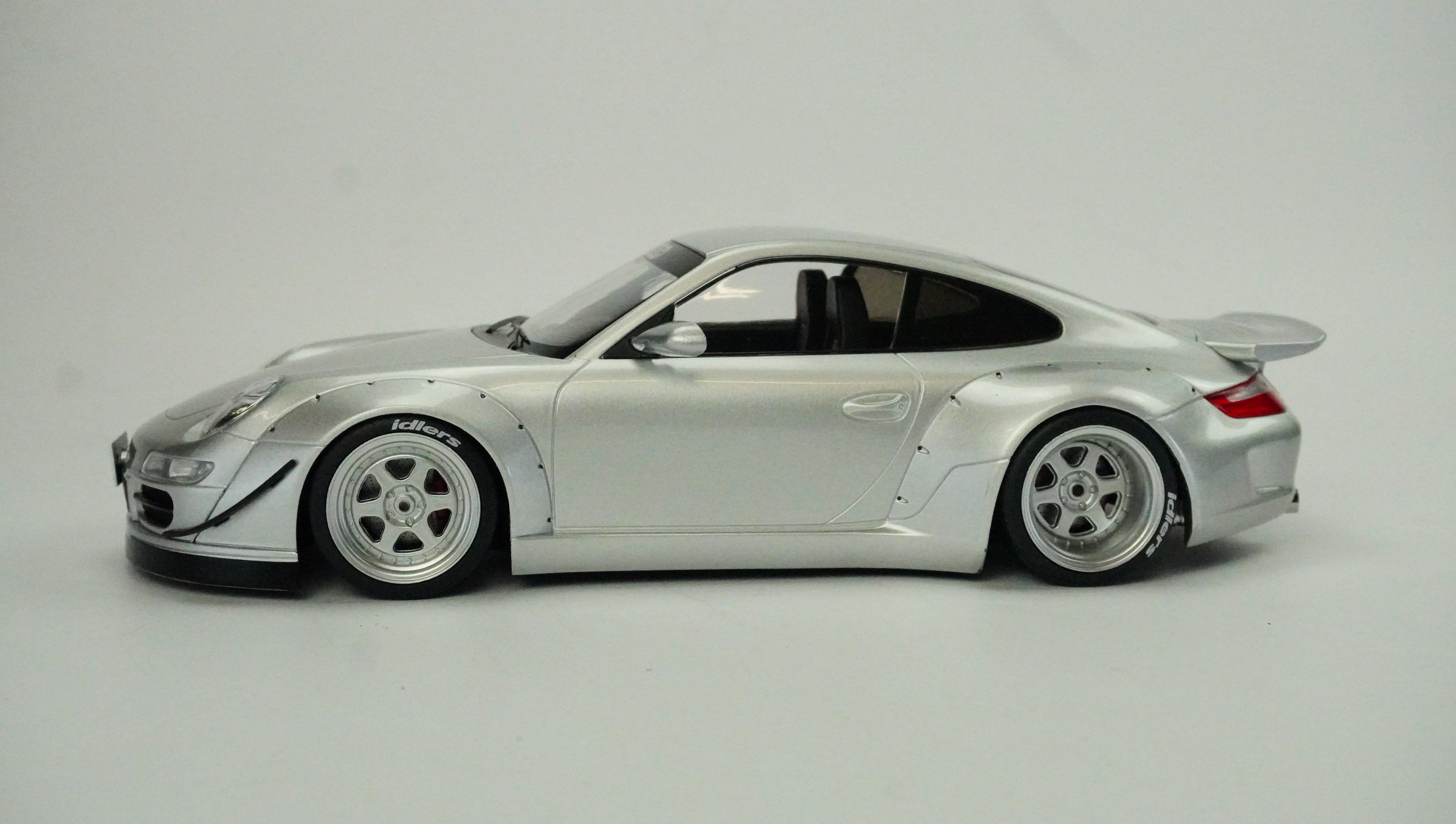 Porsche 911 (997) RWB 1:18