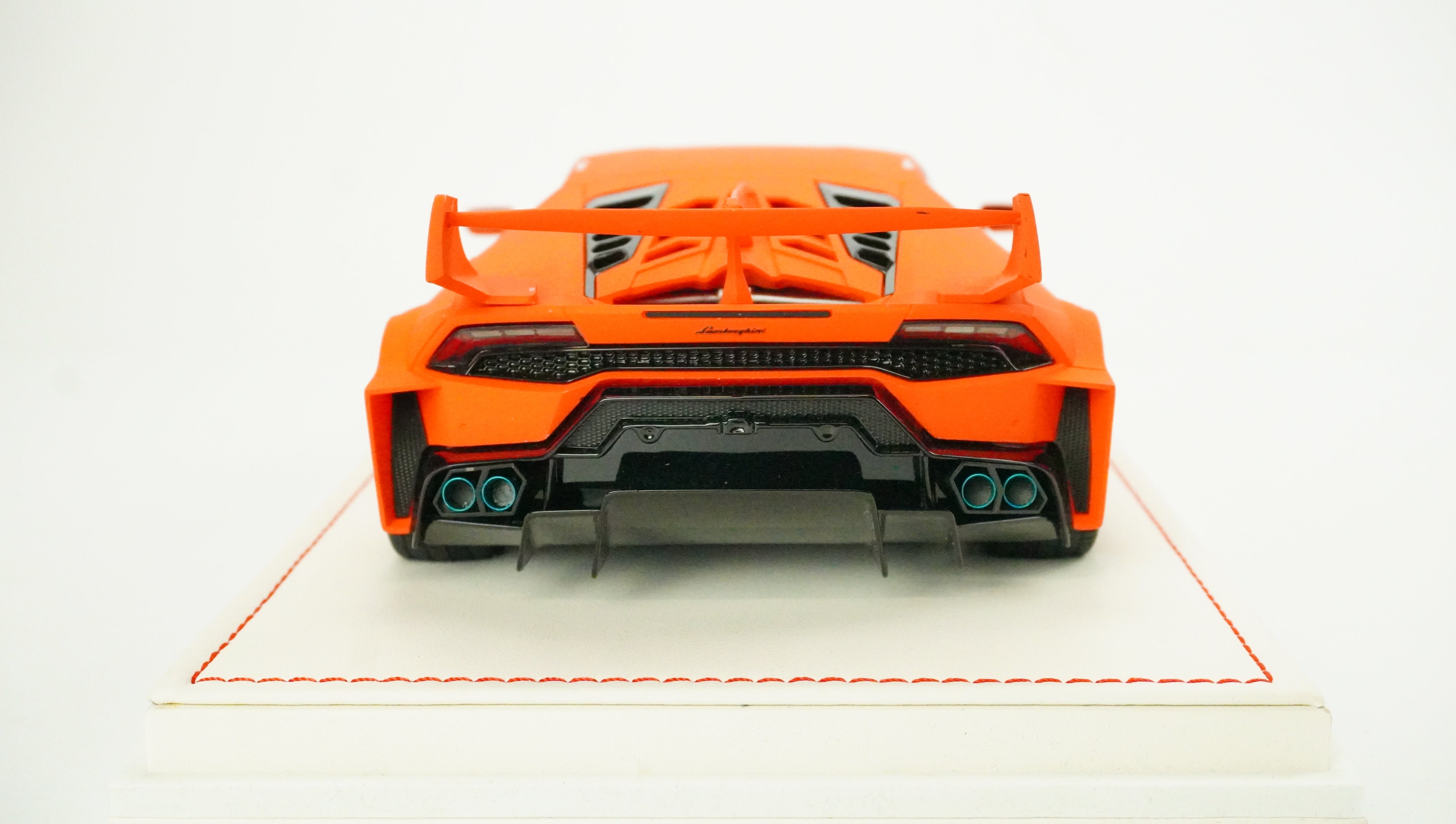 Lamborghini Huracan GT KBW Limited (incl. Showcase) 1:18