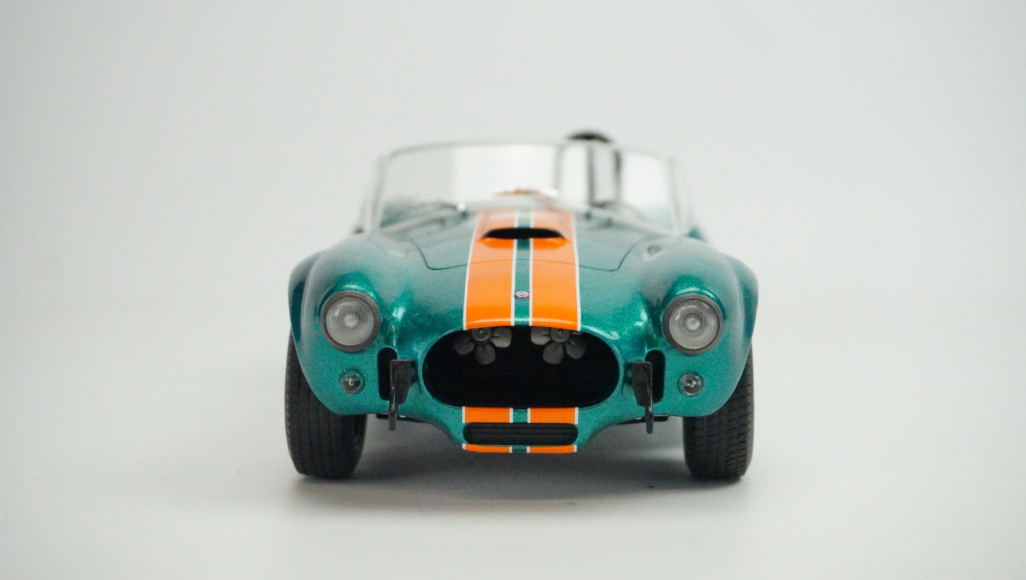 Ford Shelby AC Cobra 427 Spider (ohne Box) 1:18