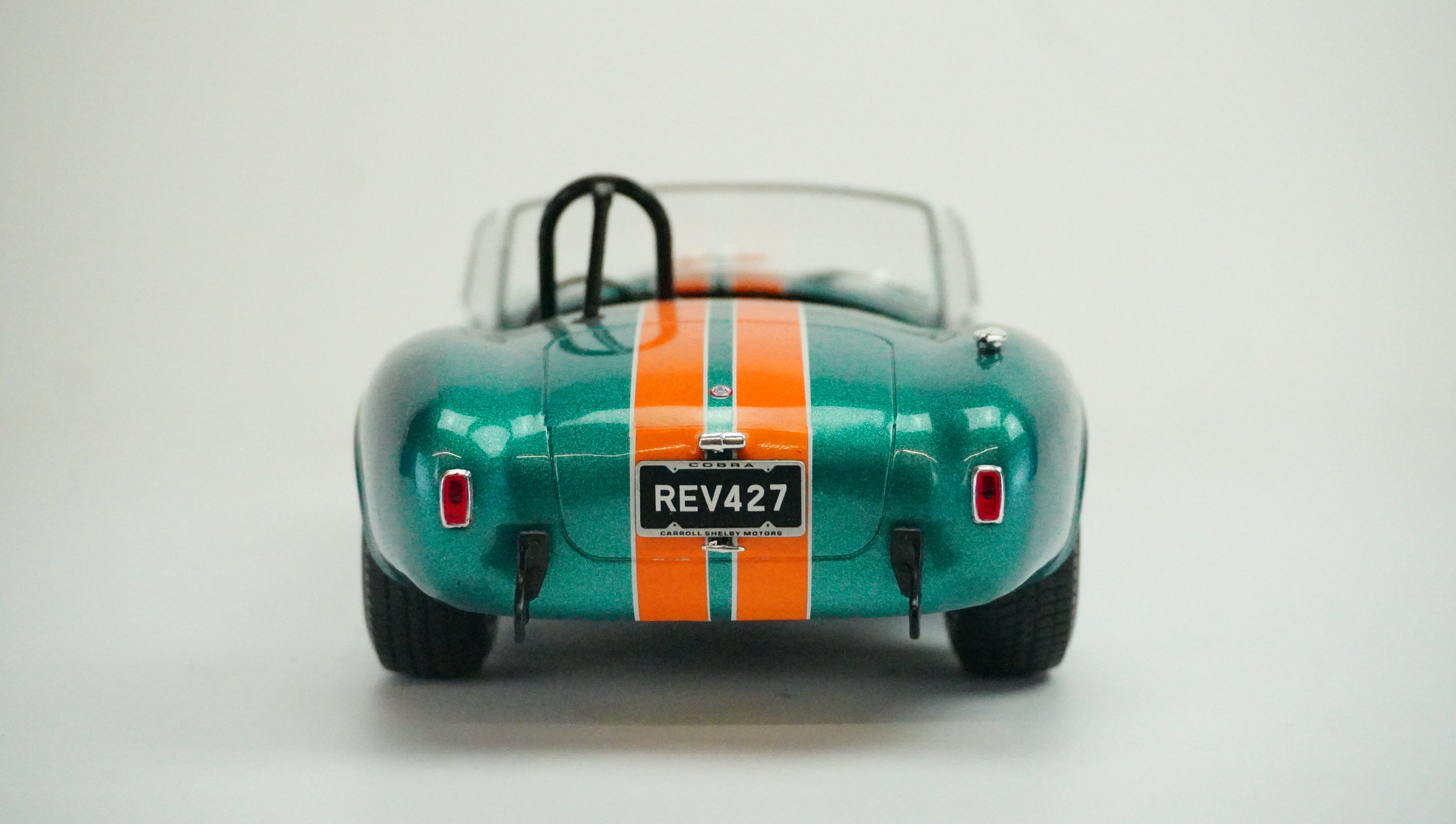Ford Shelby AC Cobra 427 Spider (ohne Box) 1:18