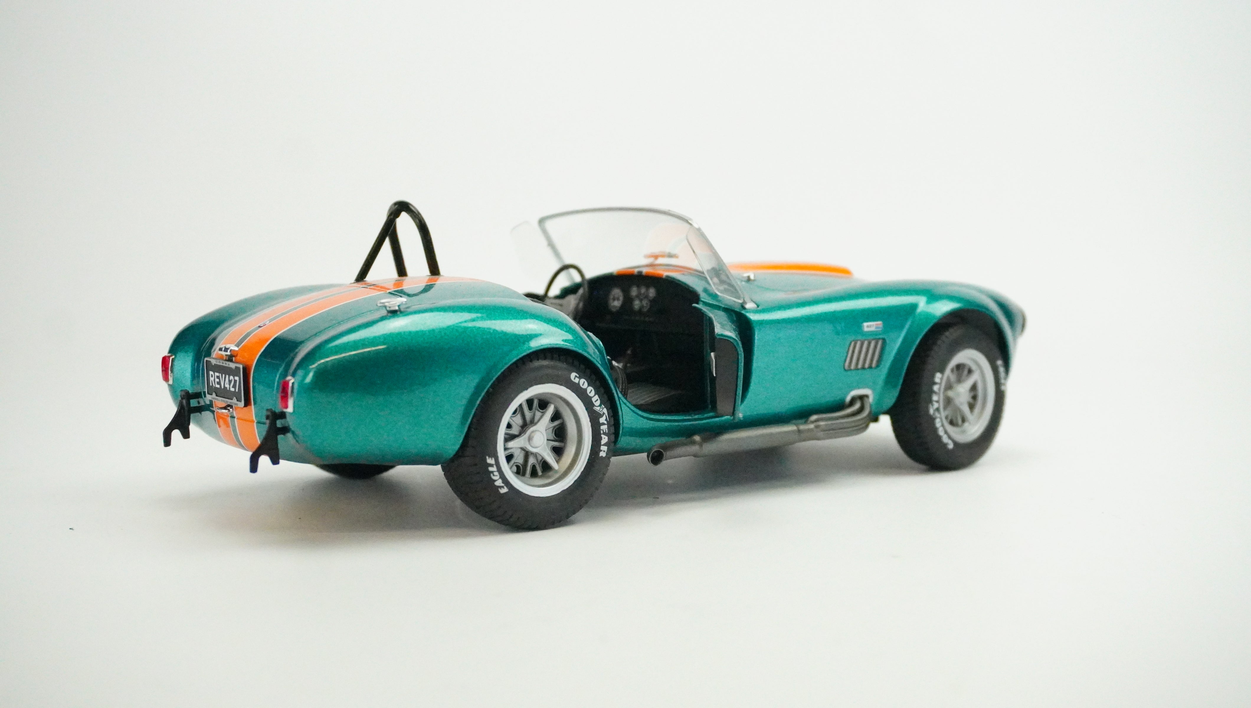 Ford Shelby AC Cobra 427 Spider (ohne Box) 1:18