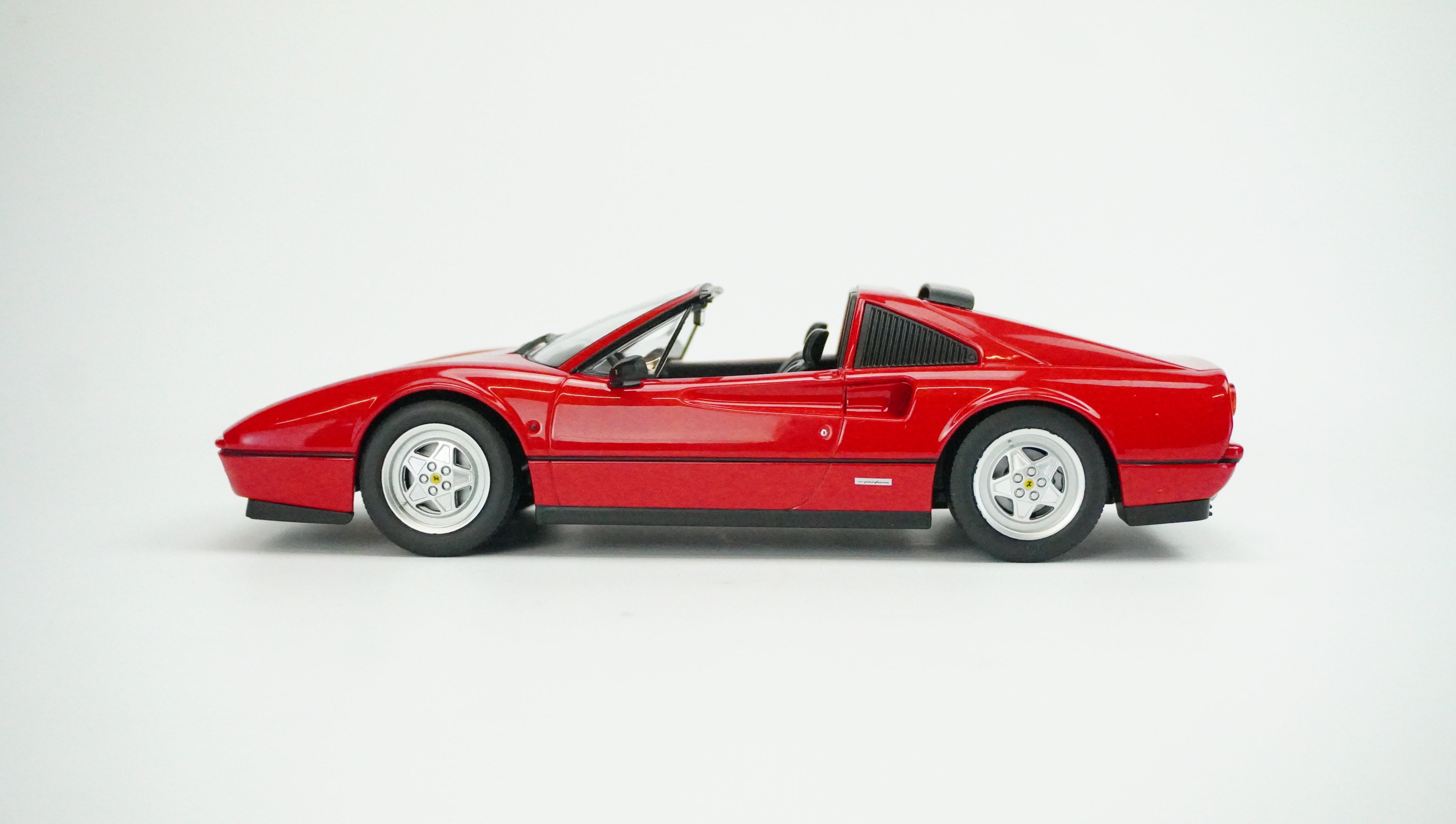 Ferrari 328 GTS Spider 1:18